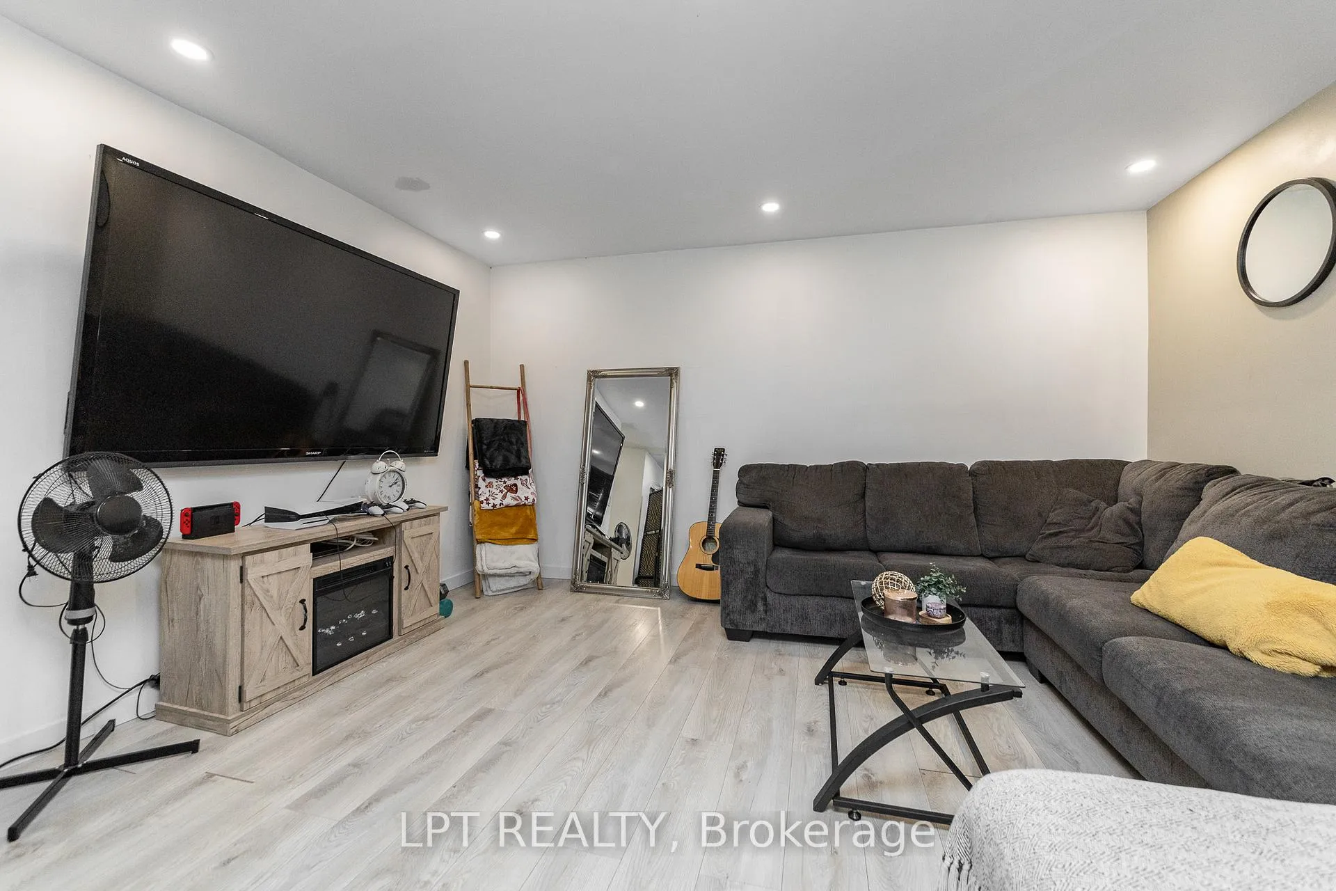 Photo 23 of 361 Iberville Street, Ottawa, Vanier — HOMEH