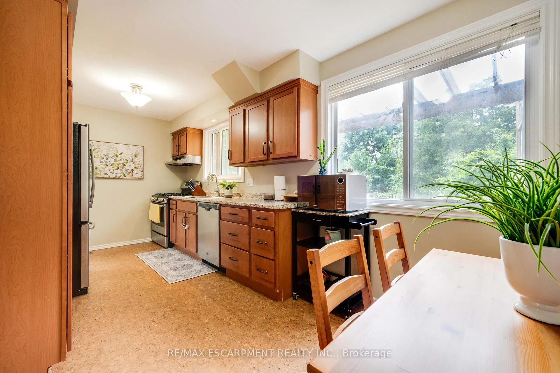 Photo 2 of 69 Tollgate Road, Brantford — HOMEH