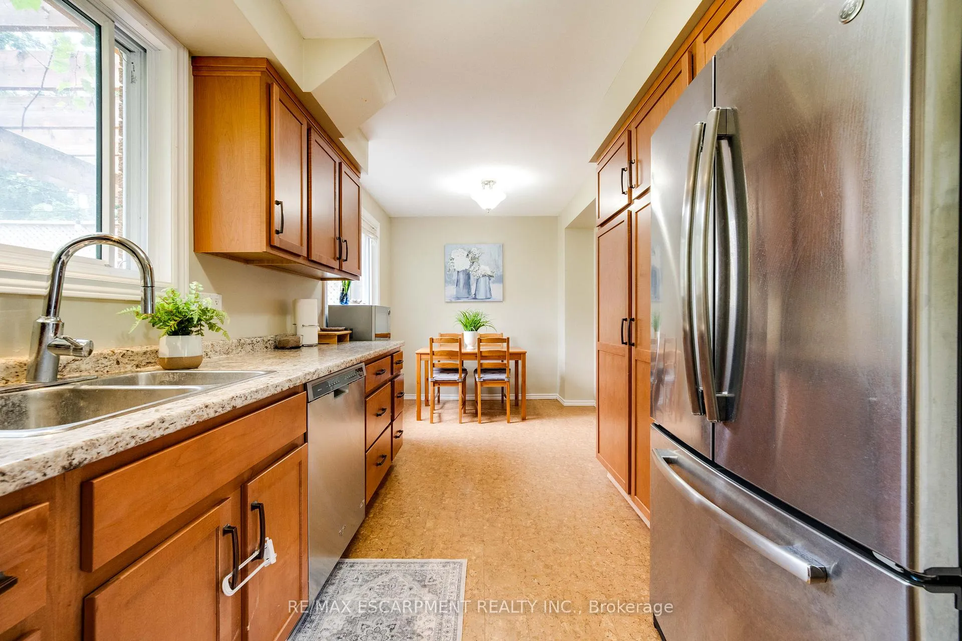 Photo 5 of 69 Tollgate Road, Brantford — HOMEH