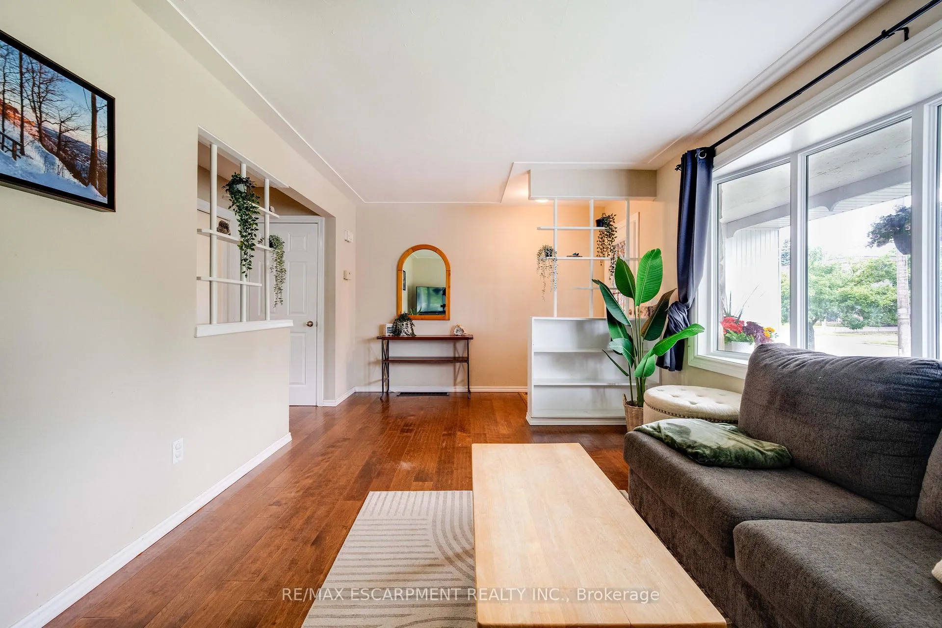 Photo 10 of 69 Tollgate Road, Brantford — HOMEH