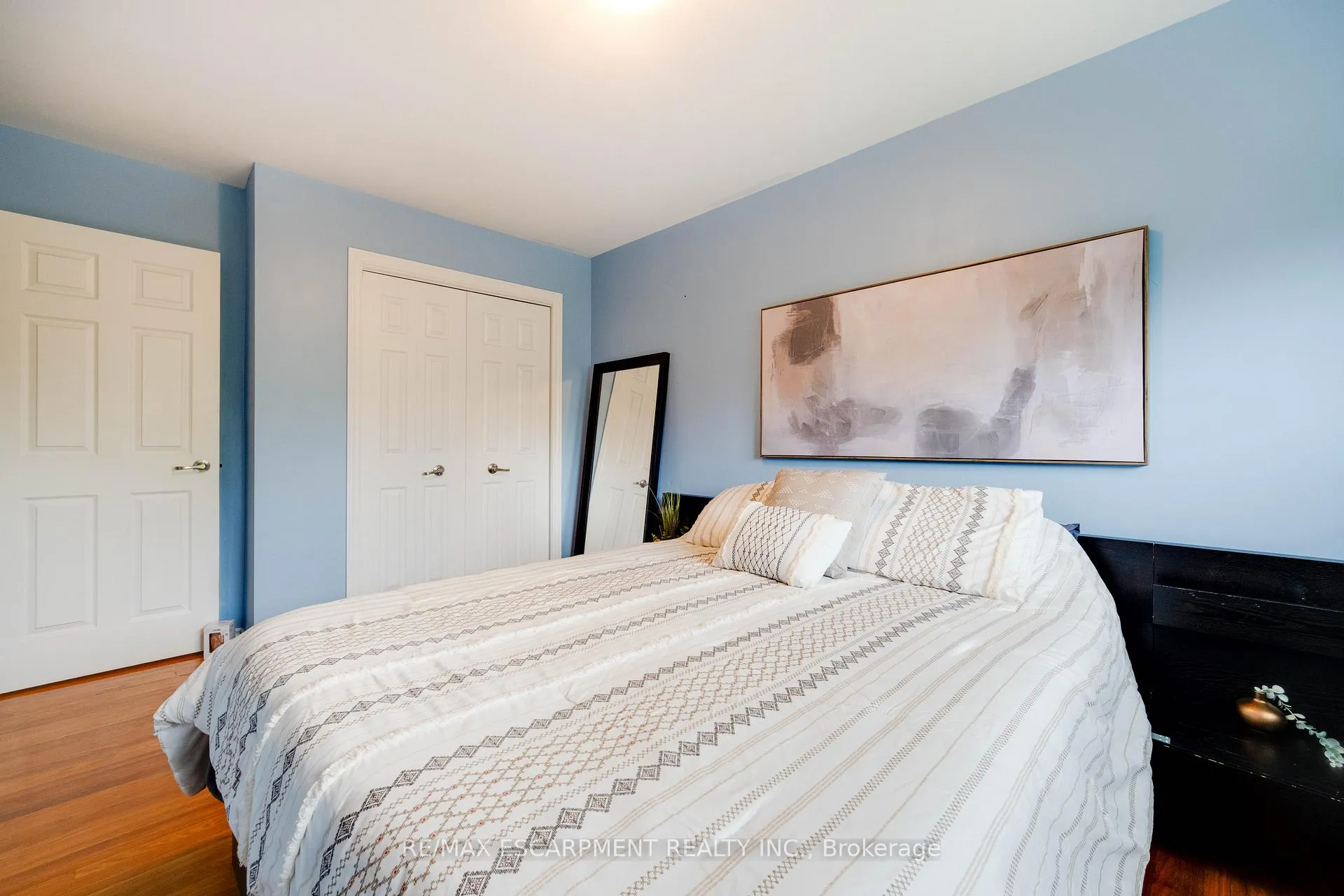 Photo 11 of 69 Tollgate Road, Brantford — HOMEH