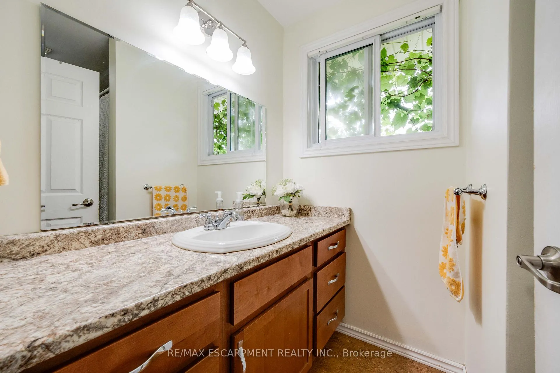 Photo 16 of 69 Tollgate Road, Brantford — HOMEH