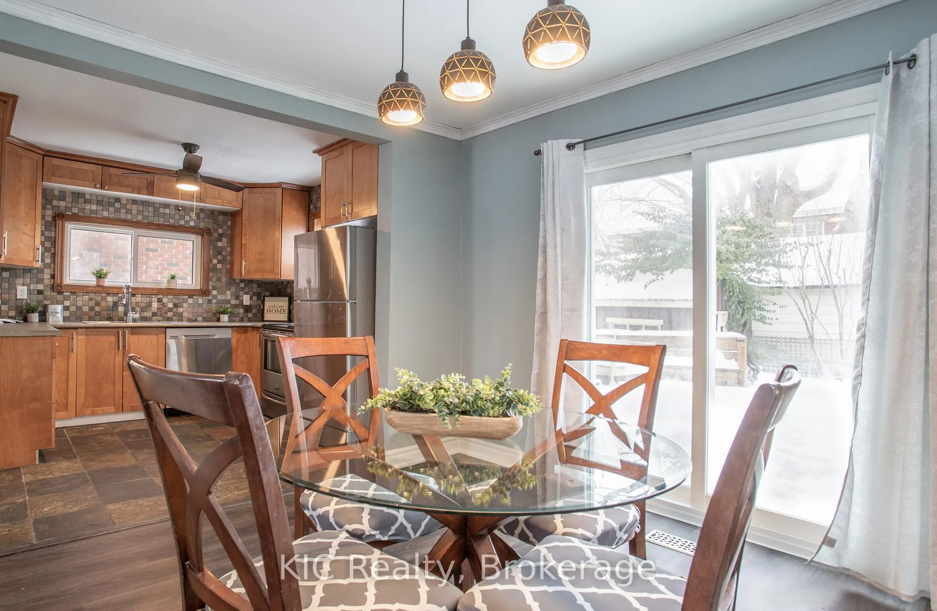 Photo 10 of 200 Oshawa Boulevard N, Oshawa, O'Neill — HOMEH