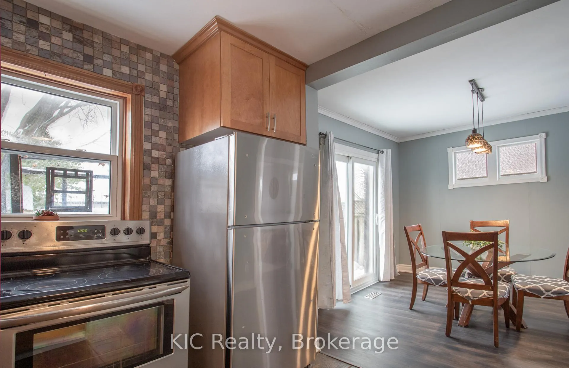 Photo 12 of 200 Oshawa Boulevard N, Oshawa, O'Neill — HOMEH