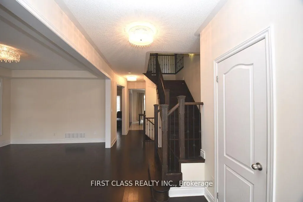 Photo 4 of 1019 Wilbur Pipher Circle, Newmarket, Stonehaven-Wyndham — HOMEH