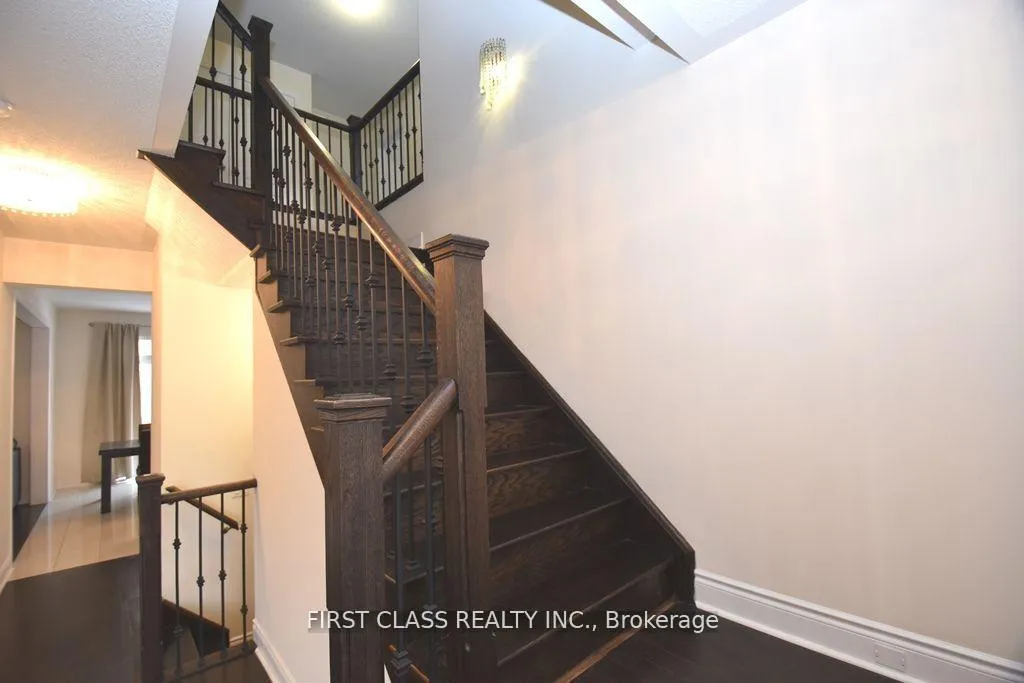 Photo 5 of 1019 Wilbur Pipher Circle, Newmarket, Stonehaven-Wyndham — HOMEH