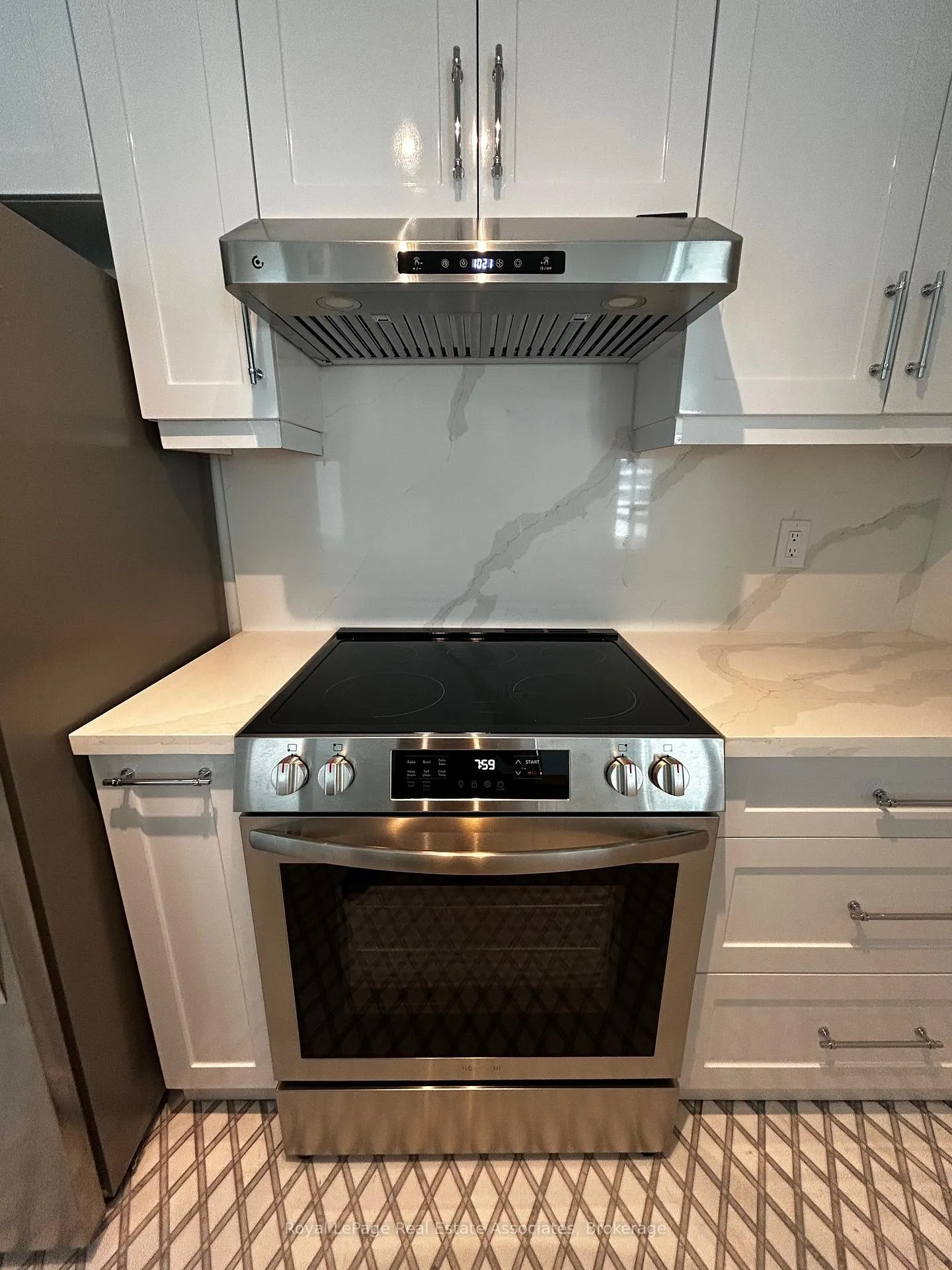 Photo 4 of Unit 507, 10 Yonge Street, Toronto, Waterfront Communities — HOMEH