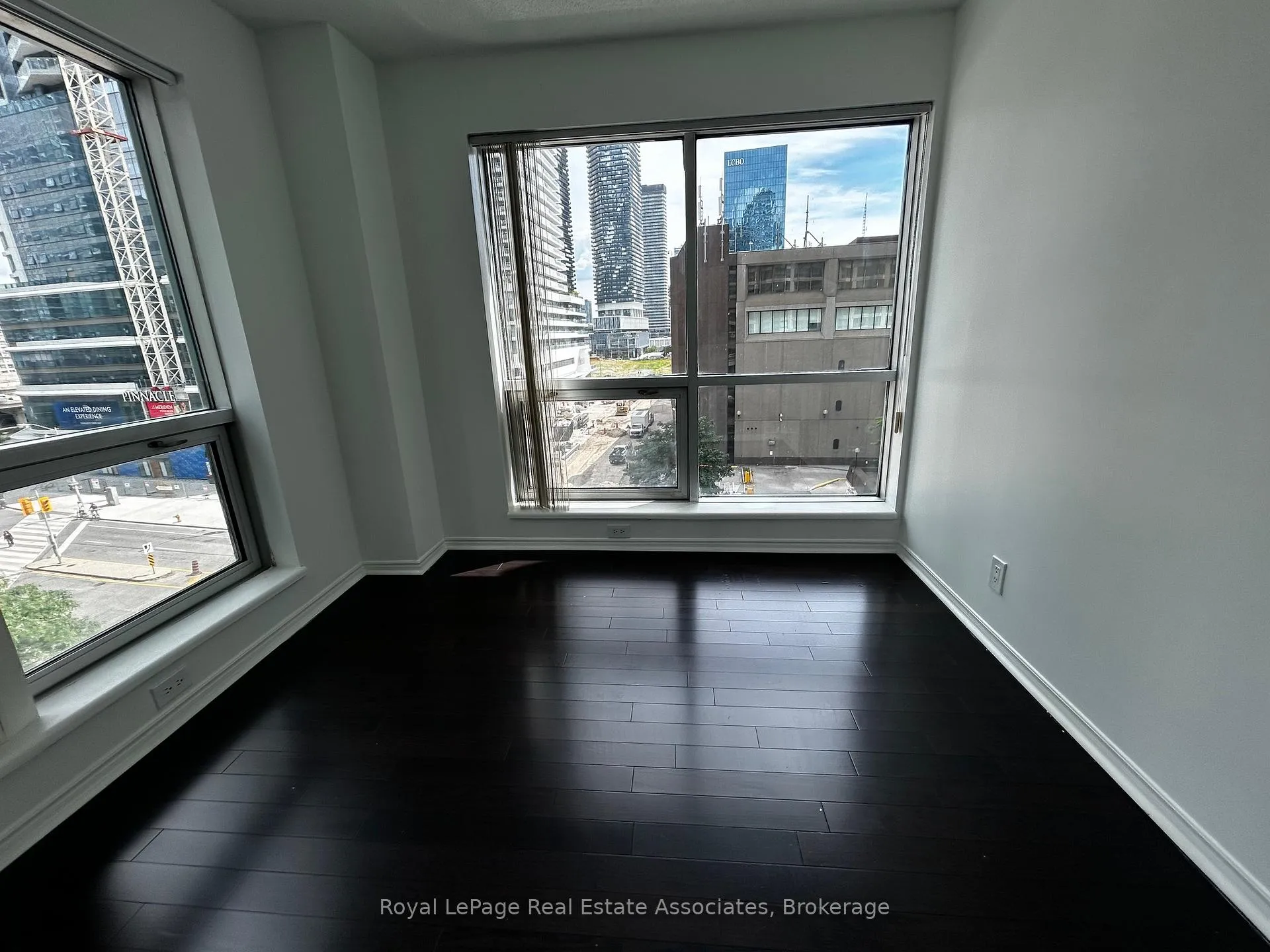 Photo 10 of Unit 507, 10 Yonge Street, Toronto, Waterfront Communities — HOMEH