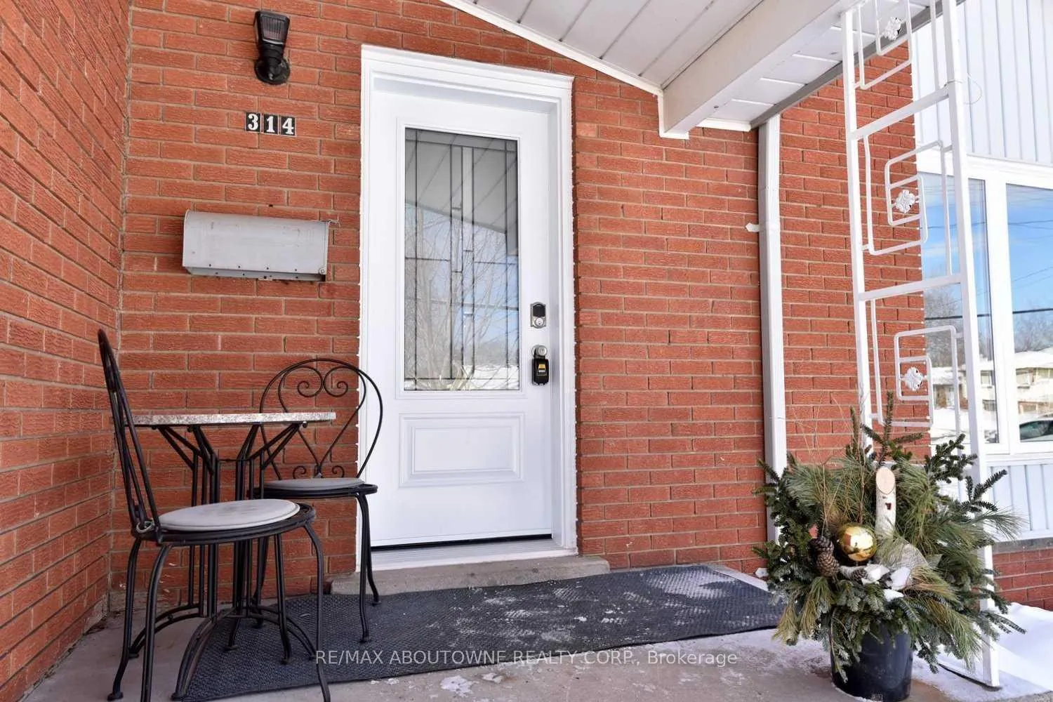 Photo 4 of 314 Bevan Drive, Burlington, Appleby — HOMEH