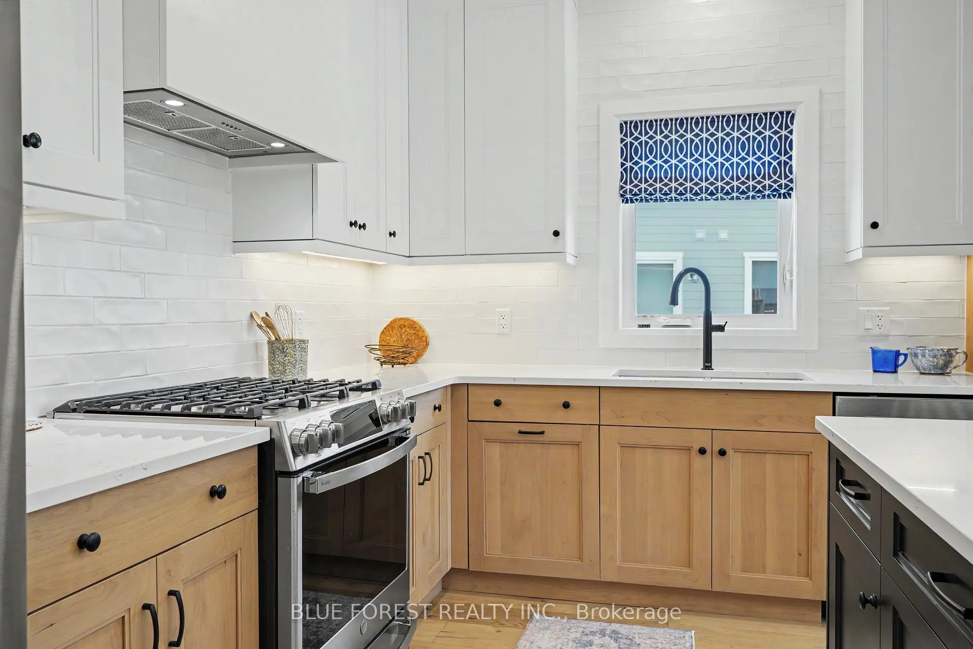Photo 12 of 112 Sandcastle Key, Central Elgin, Port Stanley — HOMEH