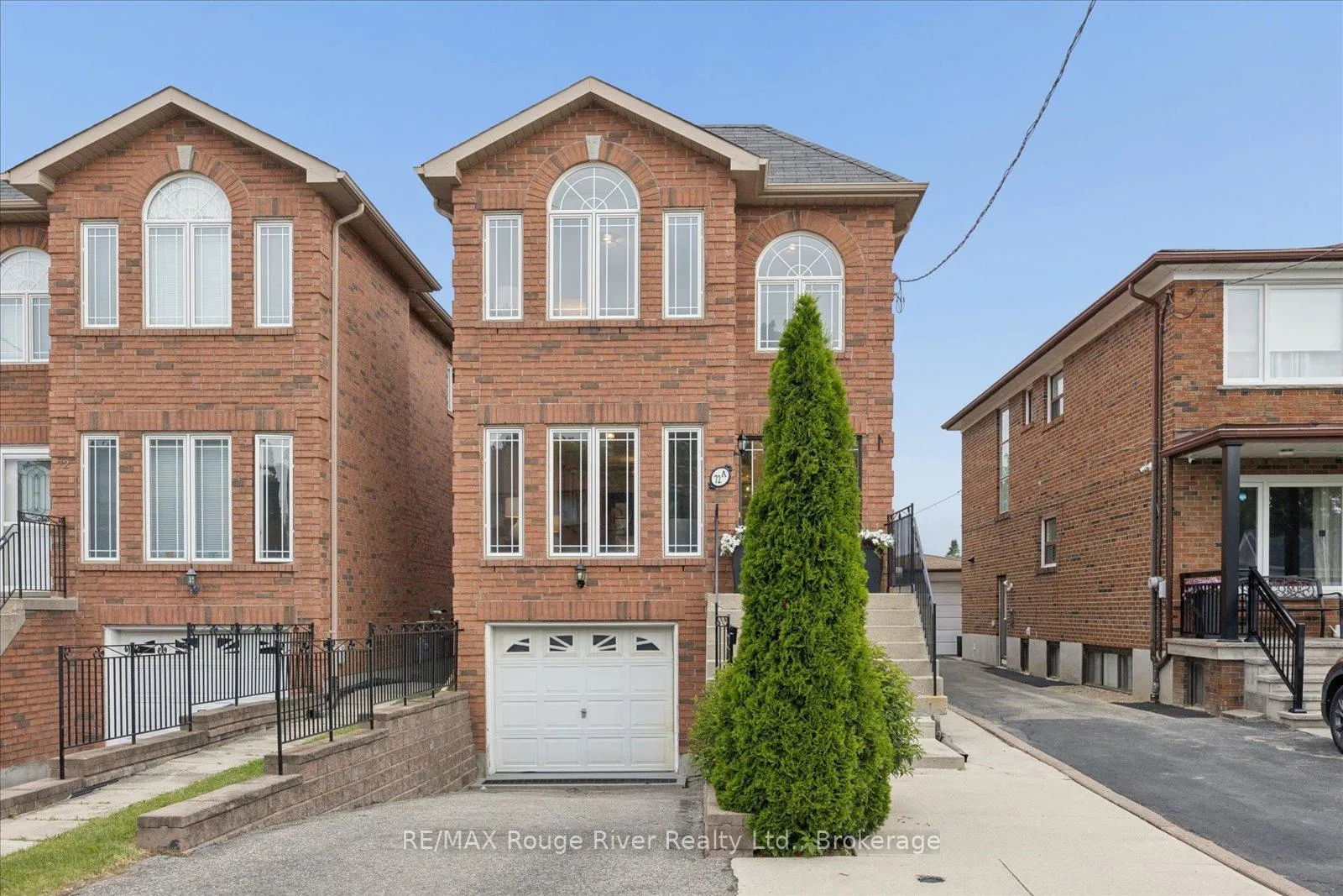 Photo 1 of 72a Laurel Avenue, Scarborough, Kennedy Park — HOMEH
