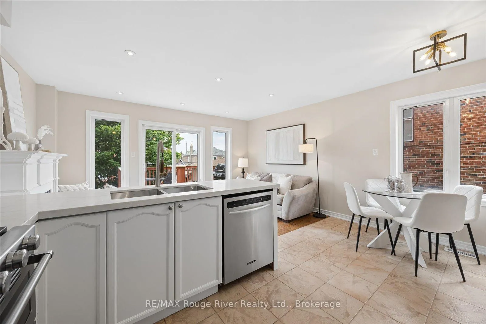 Photo 17 of 72a Laurel Avenue, Scarborough, Kennedy Park — HOMEH