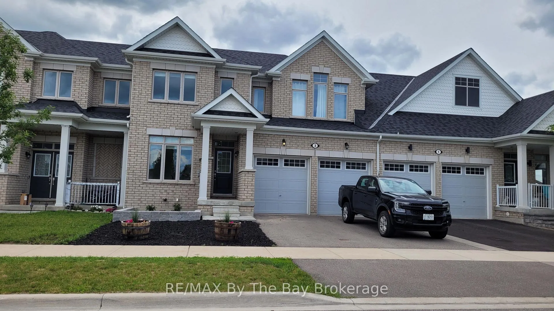Photo 1 of 3 Bianca Crescent, Wasaga Beach — HOMEH