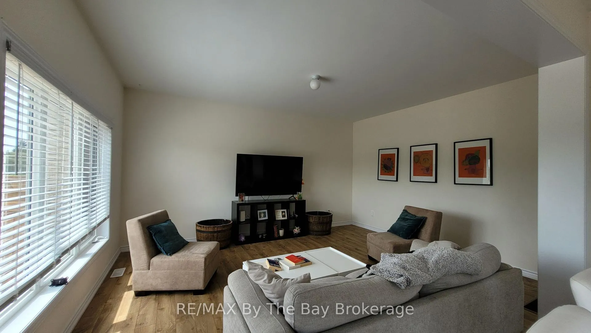 Photo 3 of 3 Bianca Crescent, Wasaga Beach — HOMEH