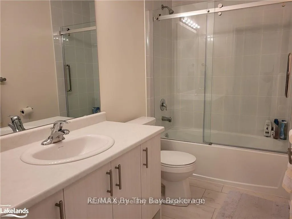 Photo 10 of 3 Bianca Crescent, Wasaga Beach — HOMEH