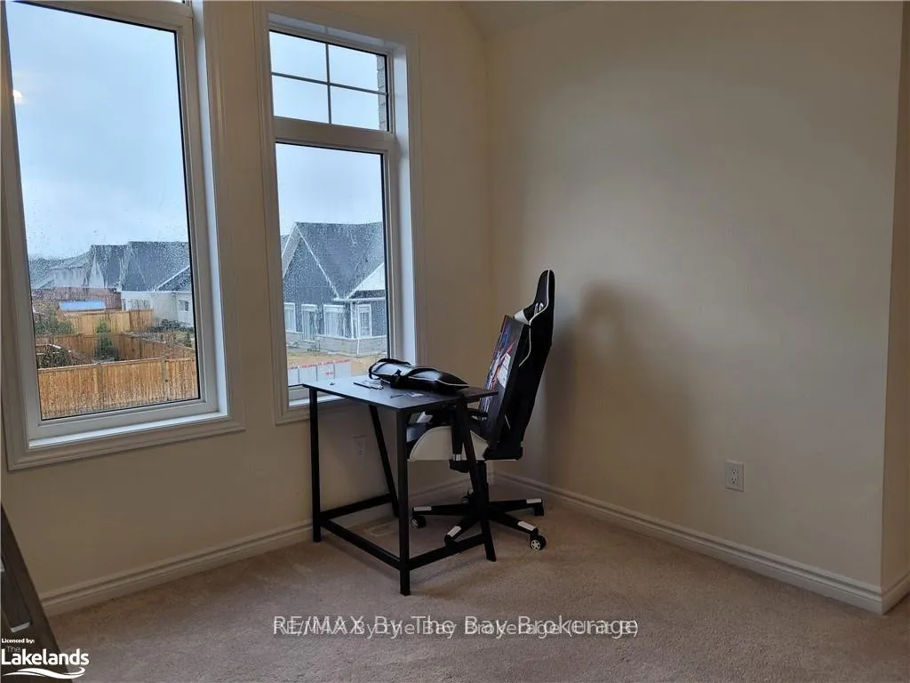 Photo 11 of 3 Bianca Crescent, Wasaga Beach — HOMEH
