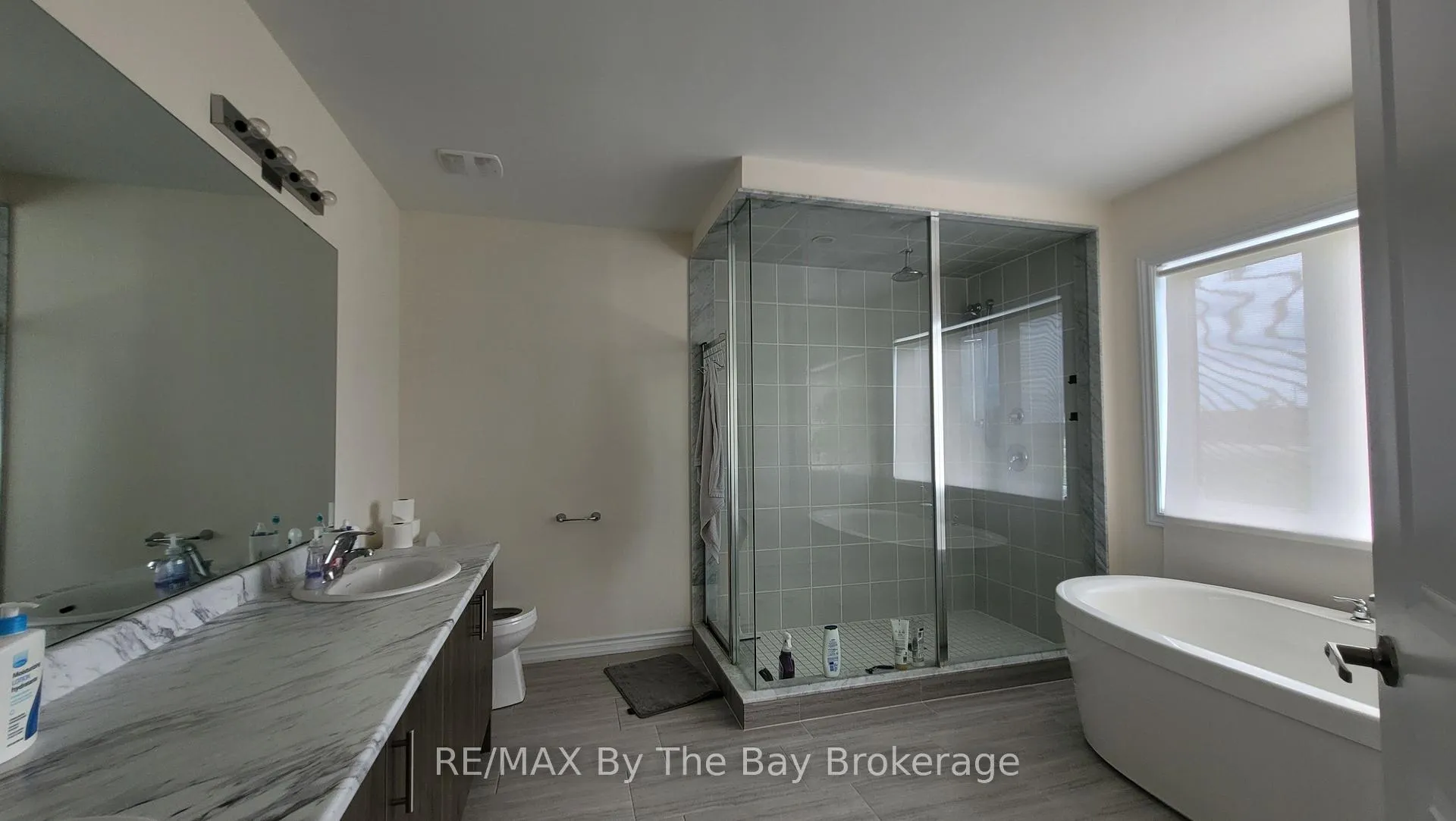 Photo 15 of 3 Bianca Crescent, Wasaga Beach — HOMEH