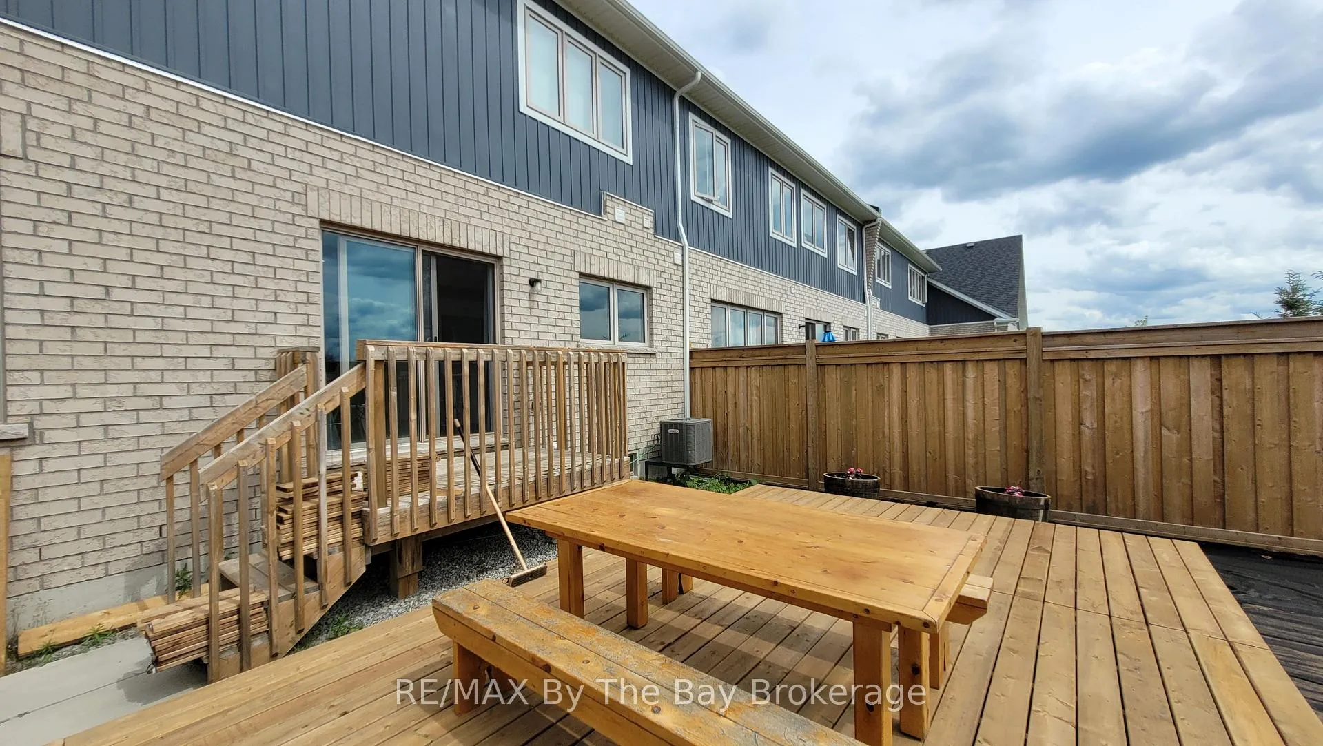 Photo 17 of 3 Bianca Crescent, Wasaga Beach — HOMEH