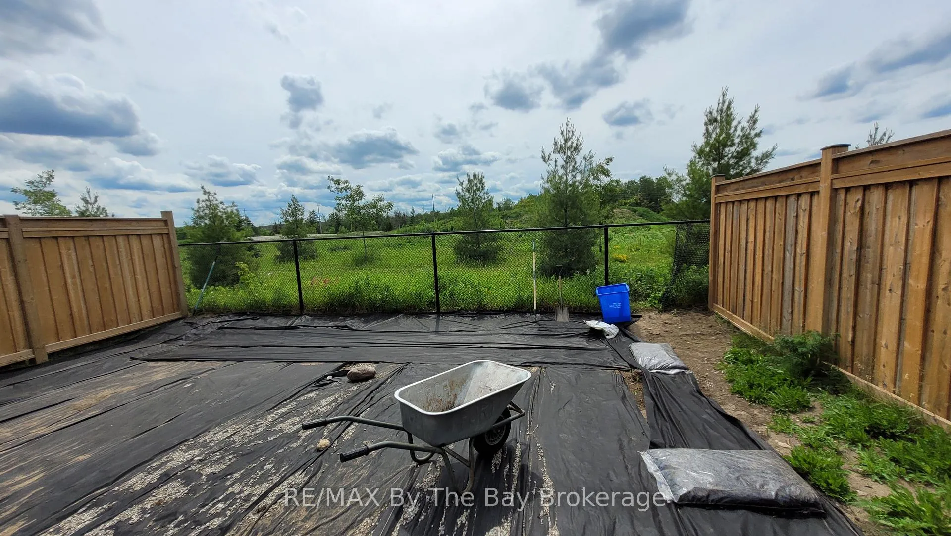 Photo 18 of 3 Bianca Crescent, Wasaga Beach — HOMEH