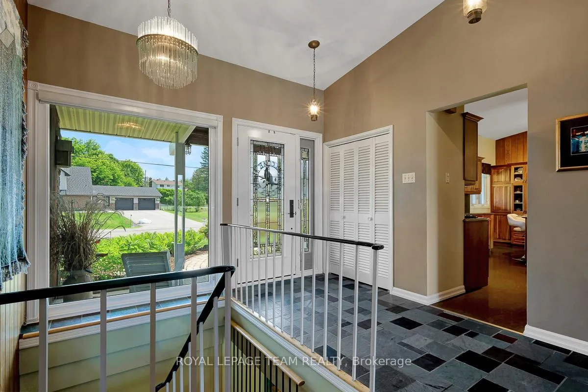 Photo 6 of 5576 South River Drive, Ottawa, Manotick Long Island & Nicholls Island — HOMEH