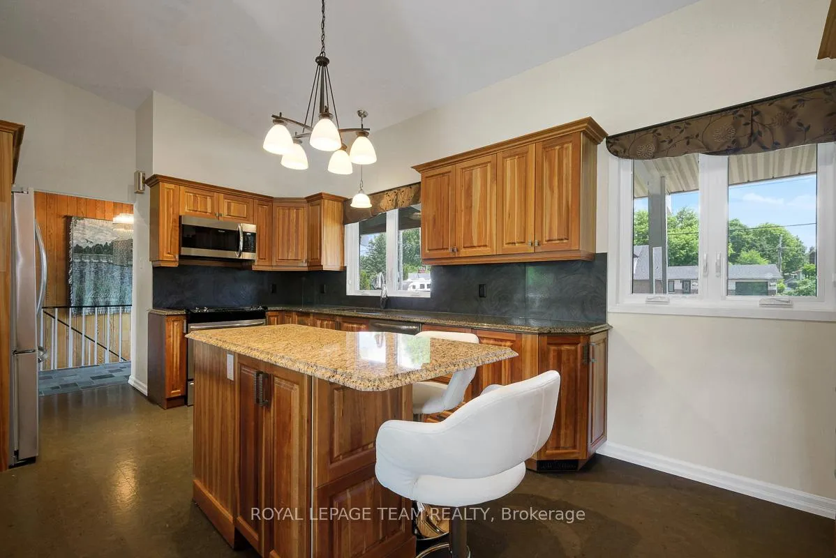 Photo 16 of 5576 South River Drive, Ottawa, Manotick Long Island & Nicholls Island — HOMEH