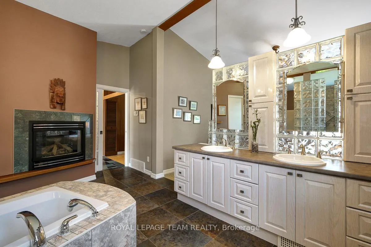 Photo 26 of 5576 South River Drive, Ottawa, Manotick Long Island & Nicholls Island — HOMEH