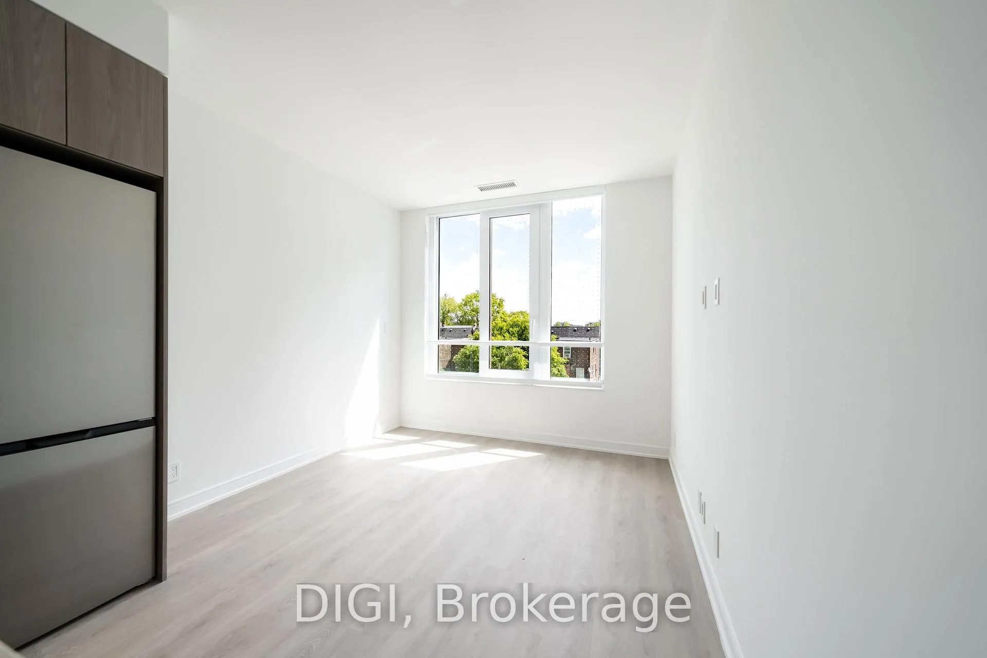 Photo 3 of Unit W322, 485 Perth Avenue, Toronto, Weston-Pellam Park — HOMEH