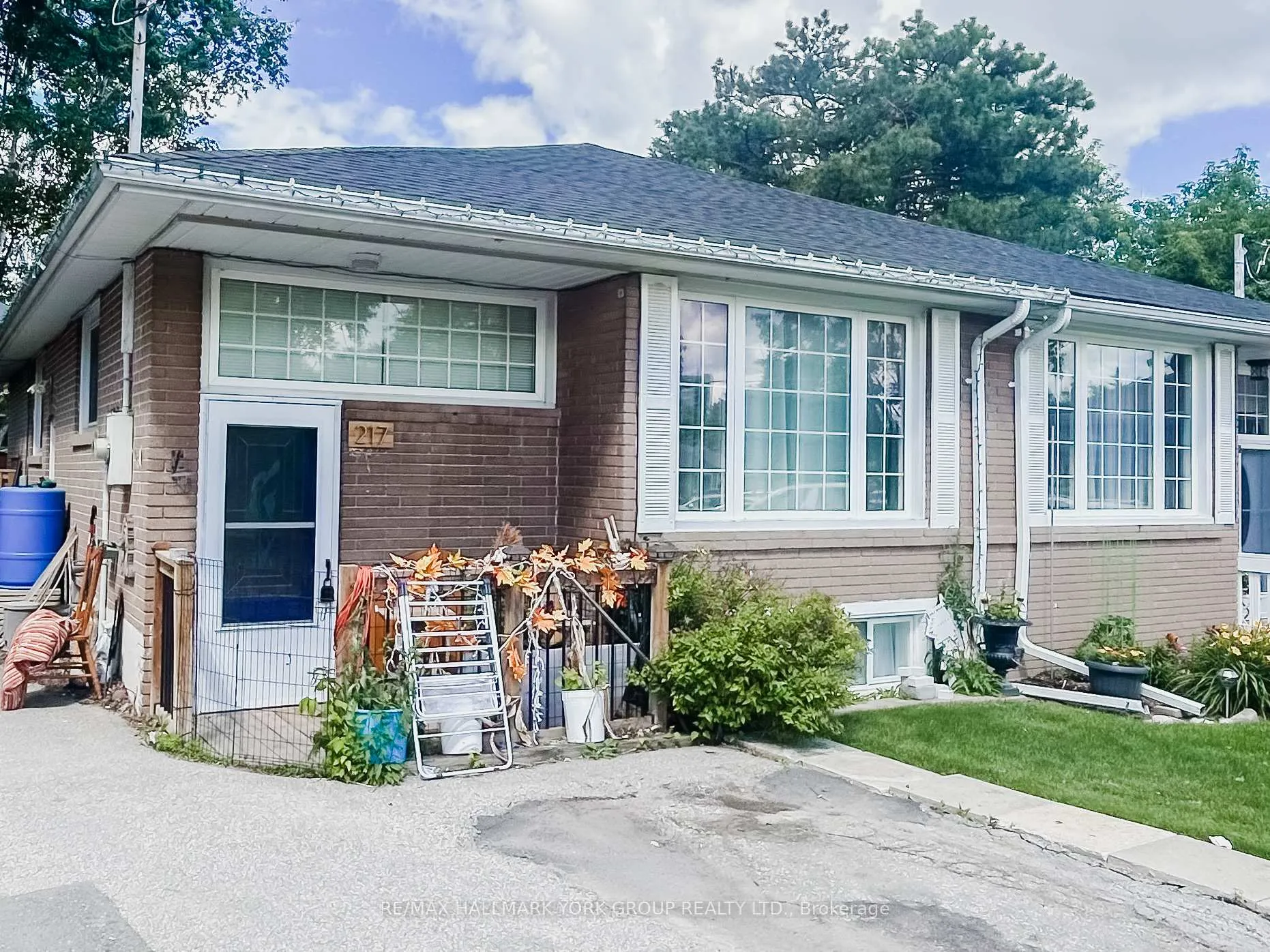 Front of Unit Main, 217 Septonne Avenue