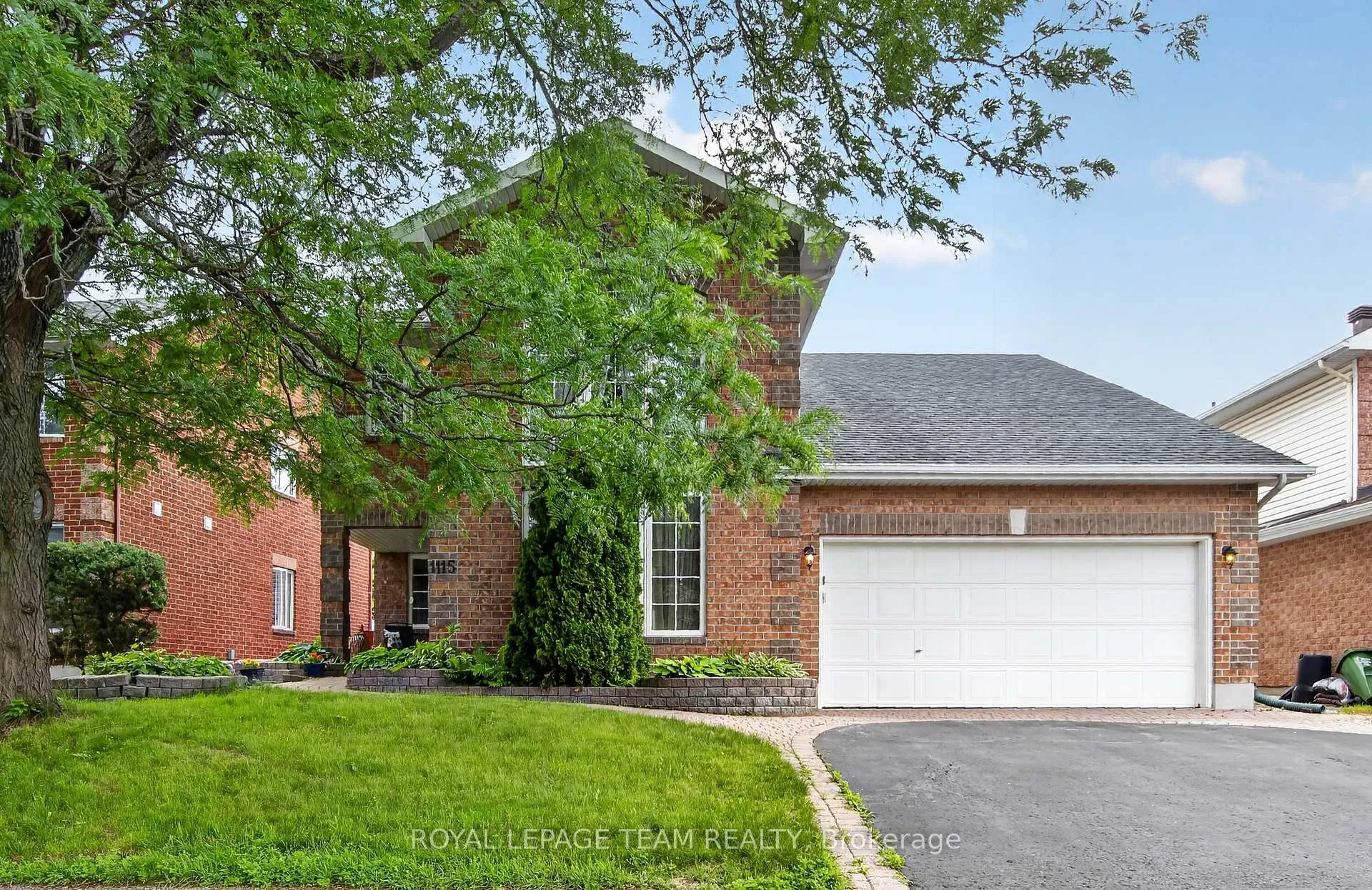 Photo 2 of 1115 Grenon Avenue, Ottawa, Fairfield Heights — HOMEH