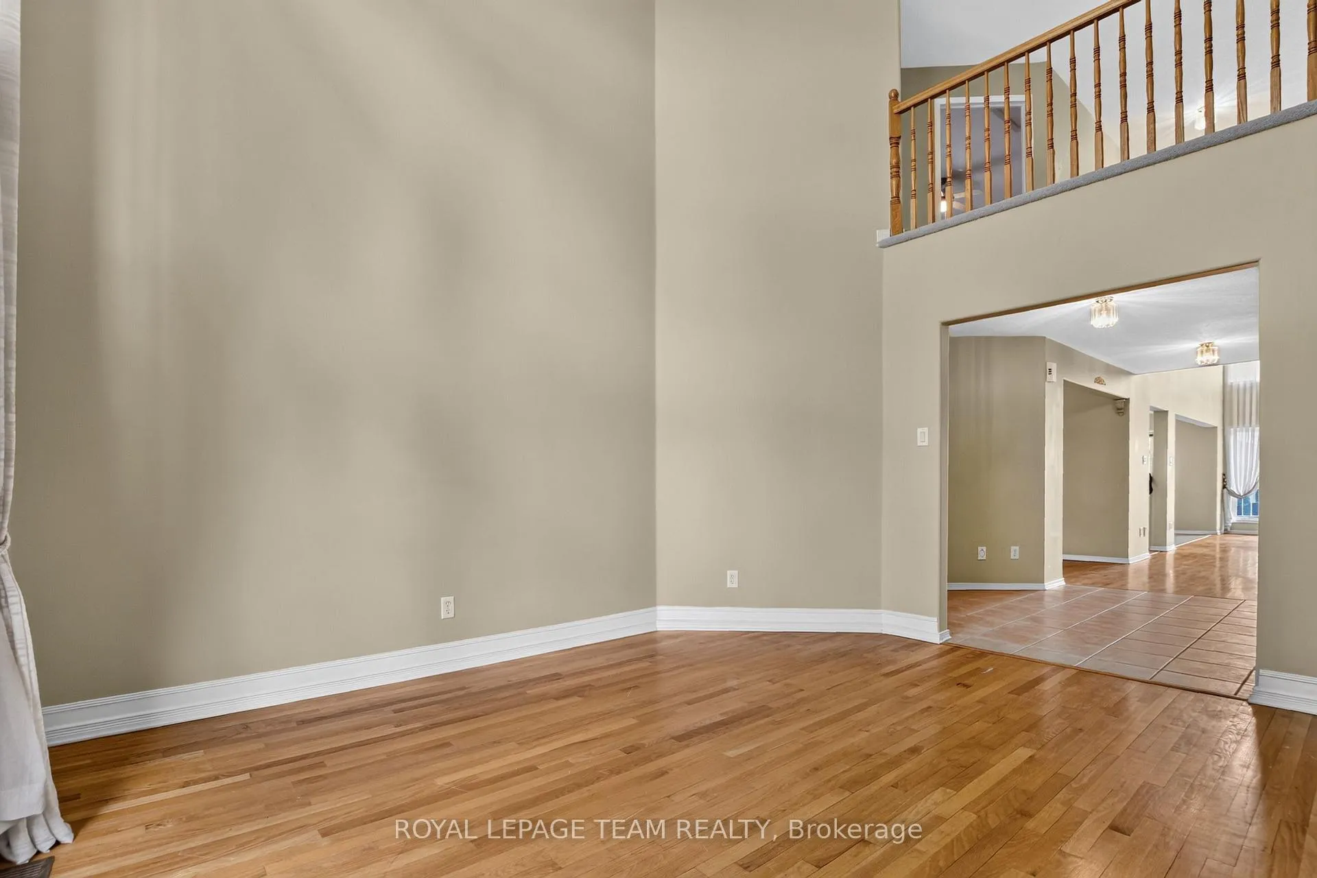 Photo 7 of 1115 Grenon Avenue, Ottawa, Fairfield Heights — HOMEH