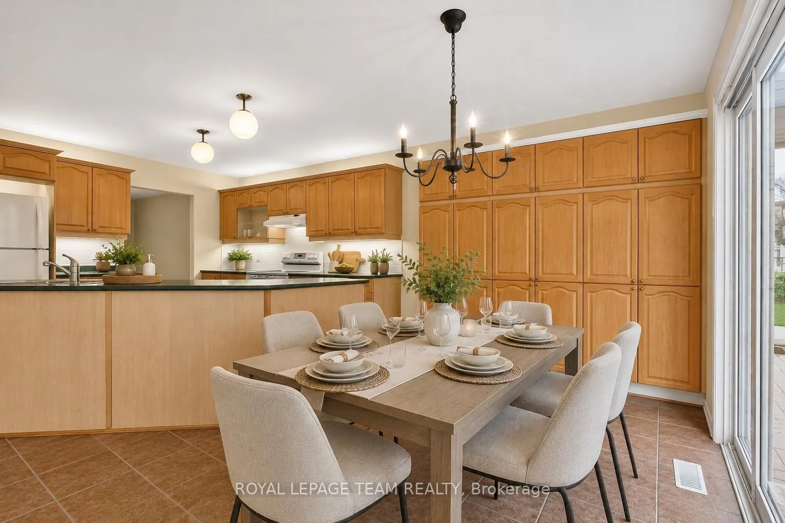 Photo 16 of 1115 Grenon Avenue, Ottawa, Fairfield Heights — HOMEH