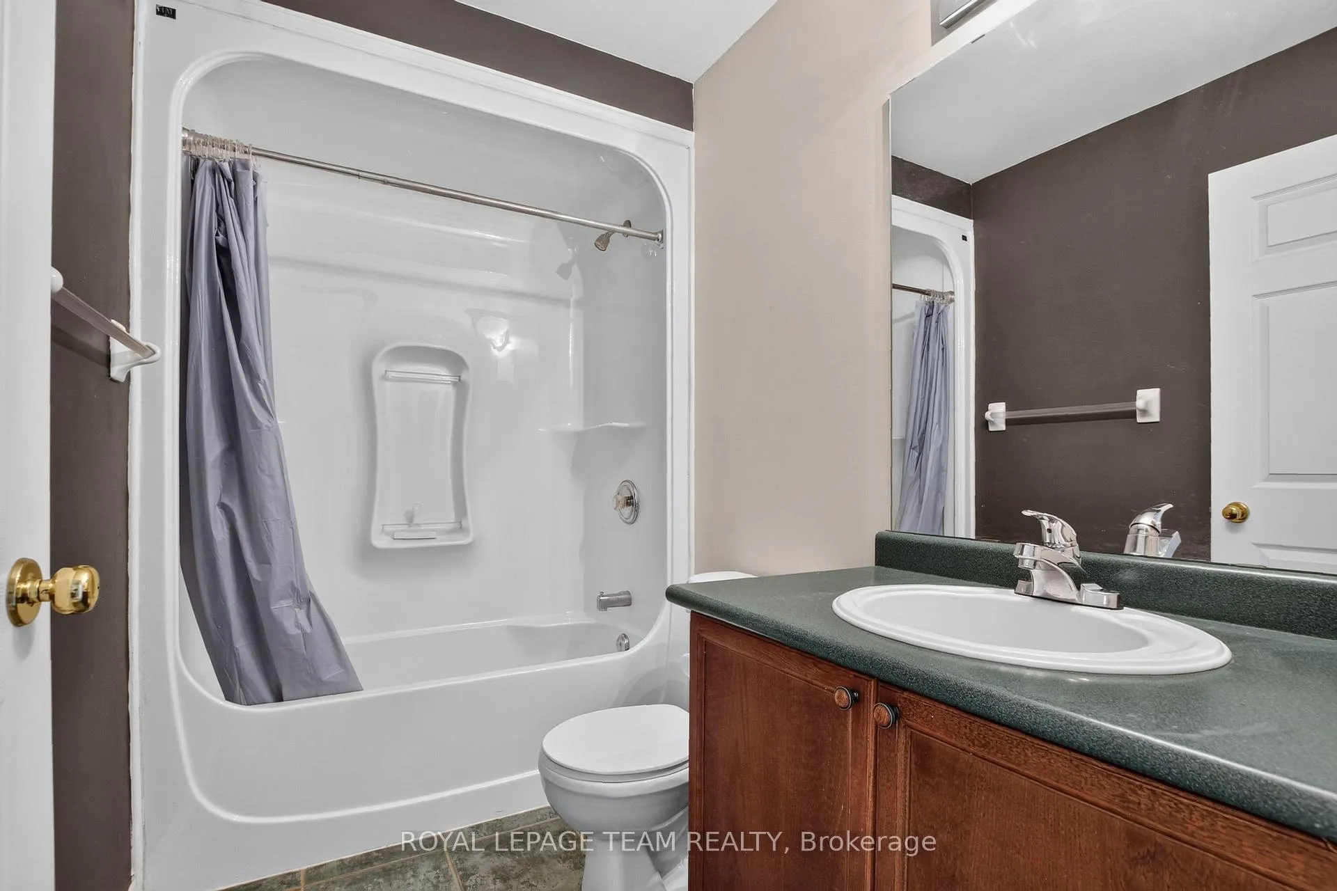 Photo 33 of 1115 Grenon Avenue, Ottawa, Fairfield Heights — HOMEH