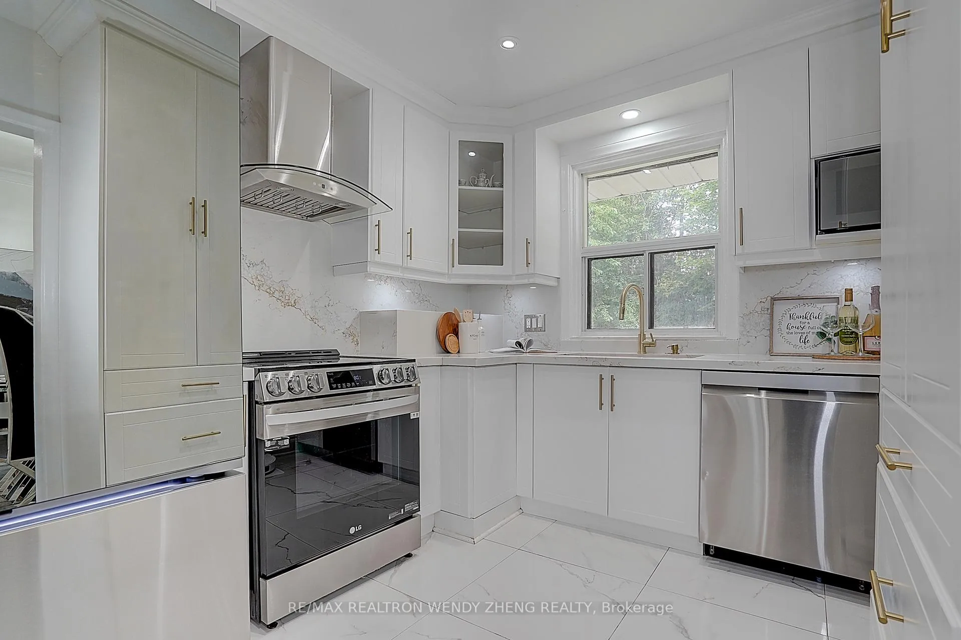 Photo 12 of 18 Courton Drive, Scarborough, Wexford-Maryvale — HOMEH