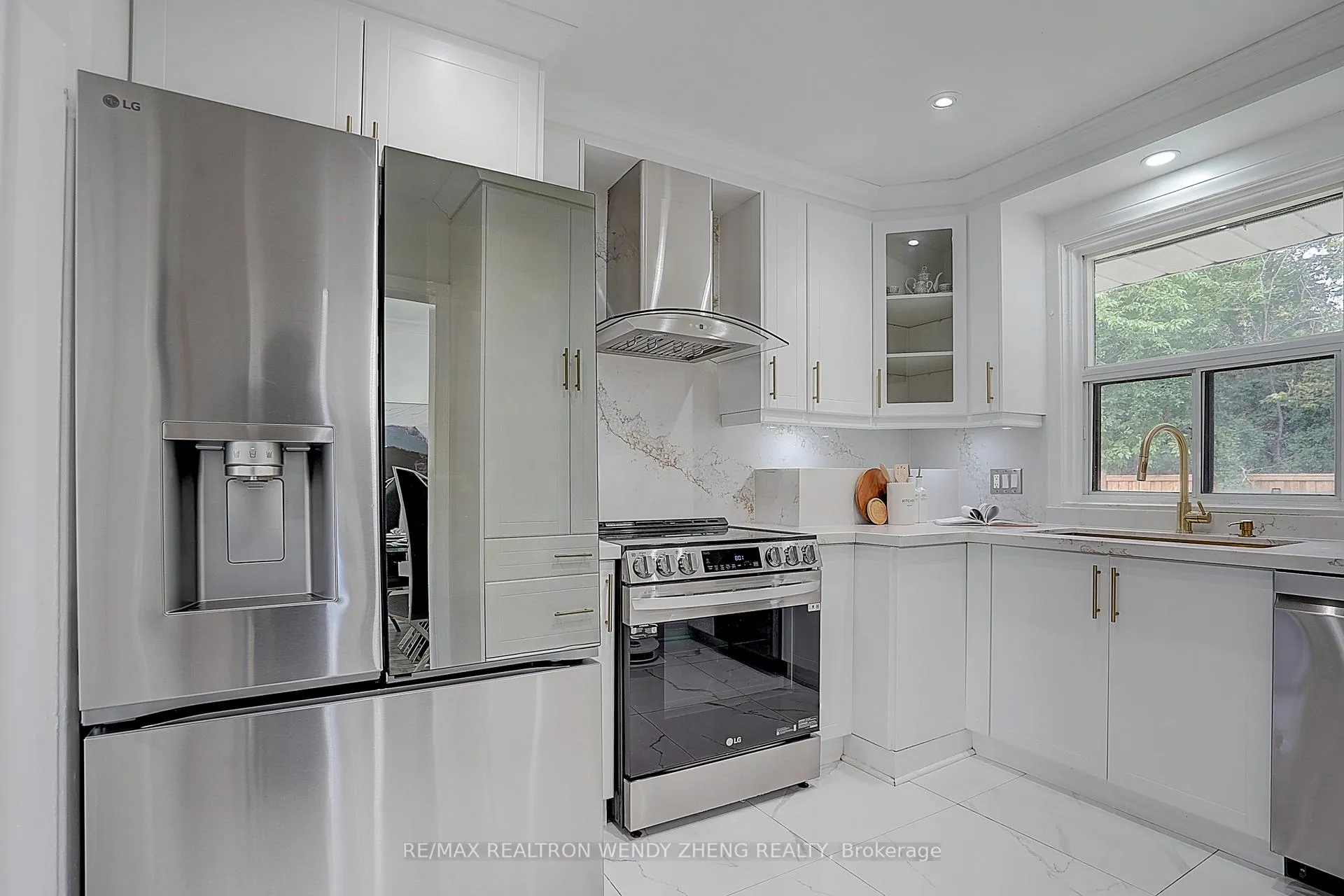 Photo 14 of 18 Courton Drive, Scarborough, Wexford-Maryvale — HOMEH