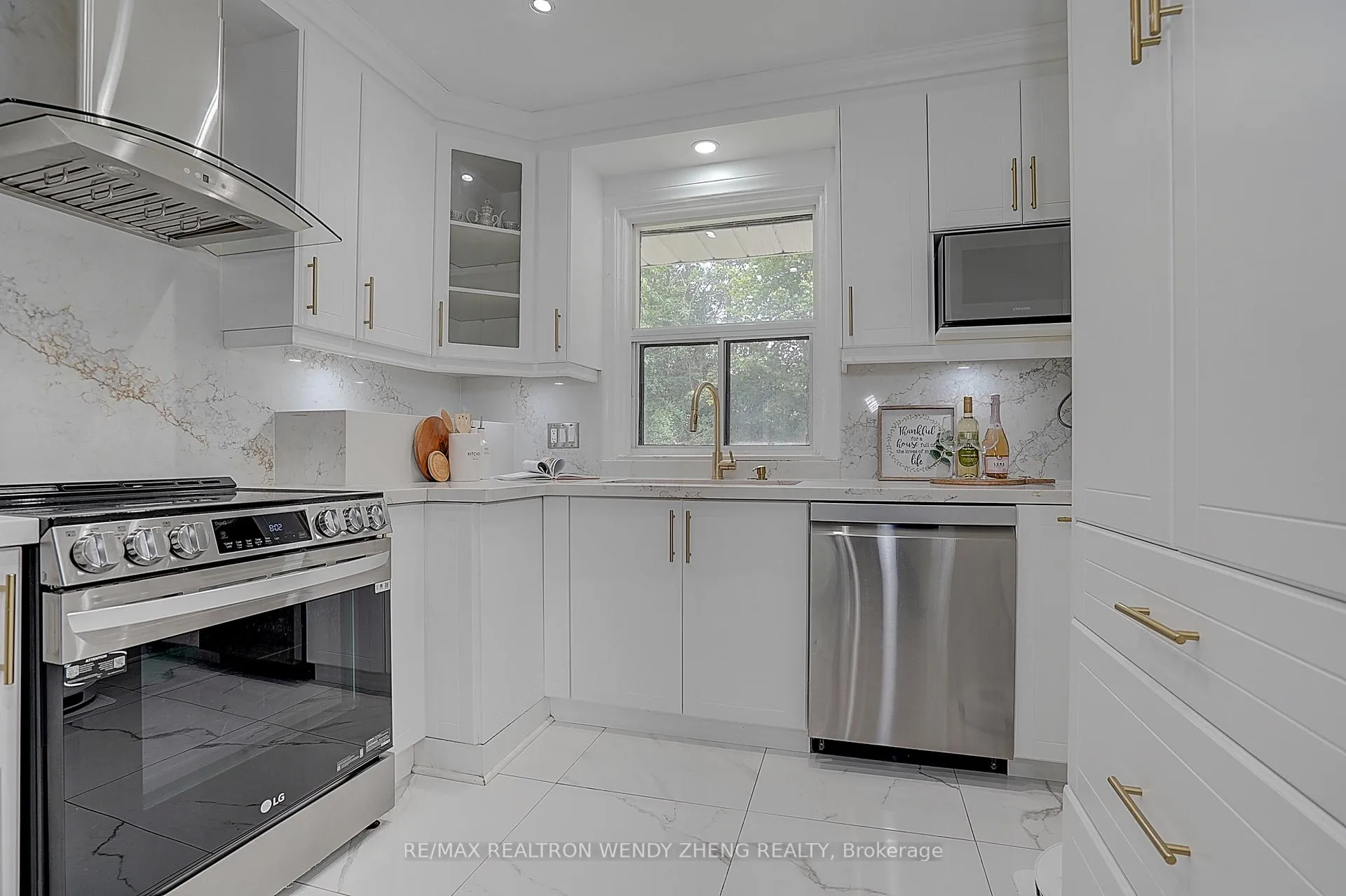 Photo 15 of 18 Courton Drive, Scarborough, Wexford-Maryvale — HOMEH