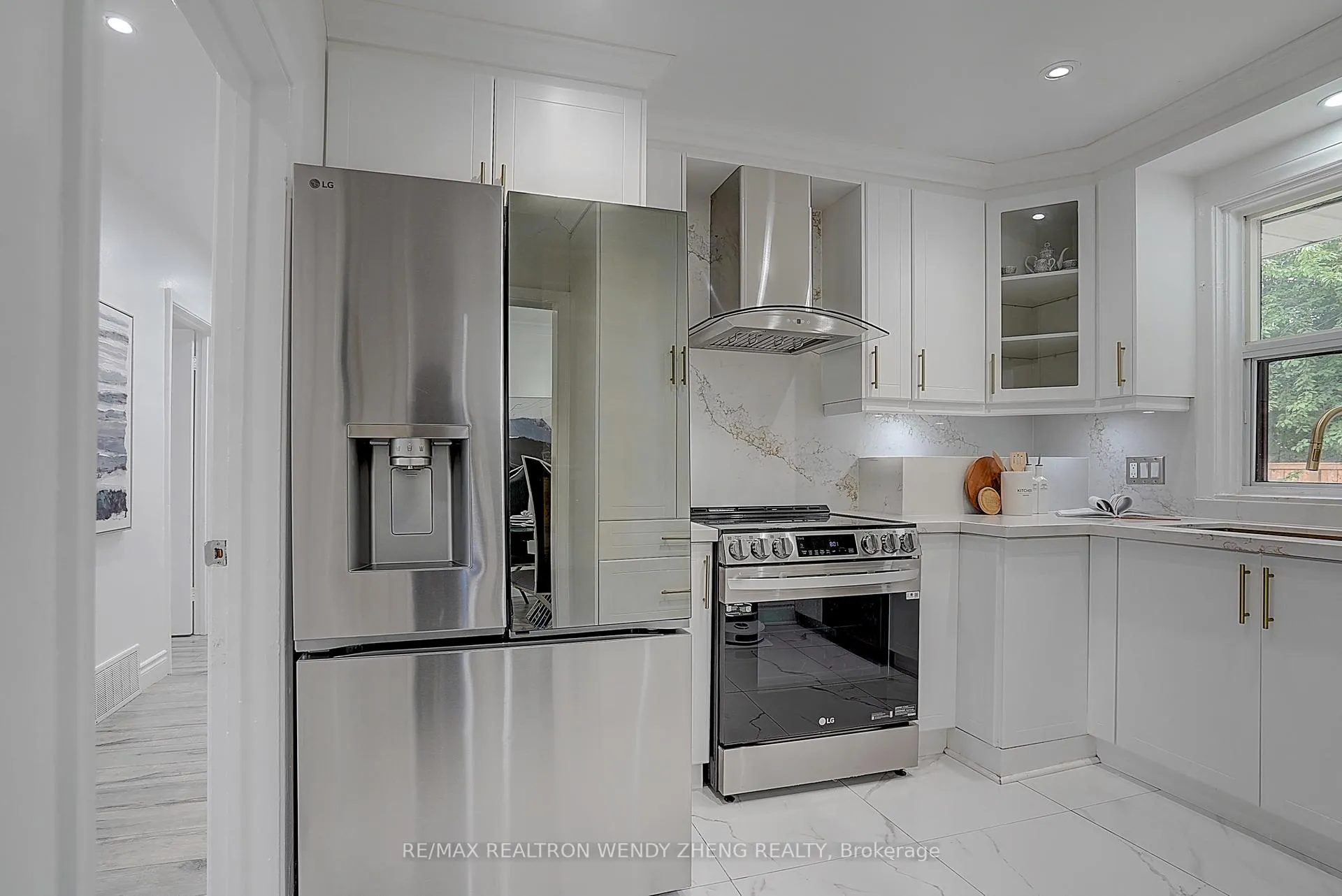 Photo 16 of 18 Courton Drive, Scarborough, Wexford-Maryvale — HOMEH