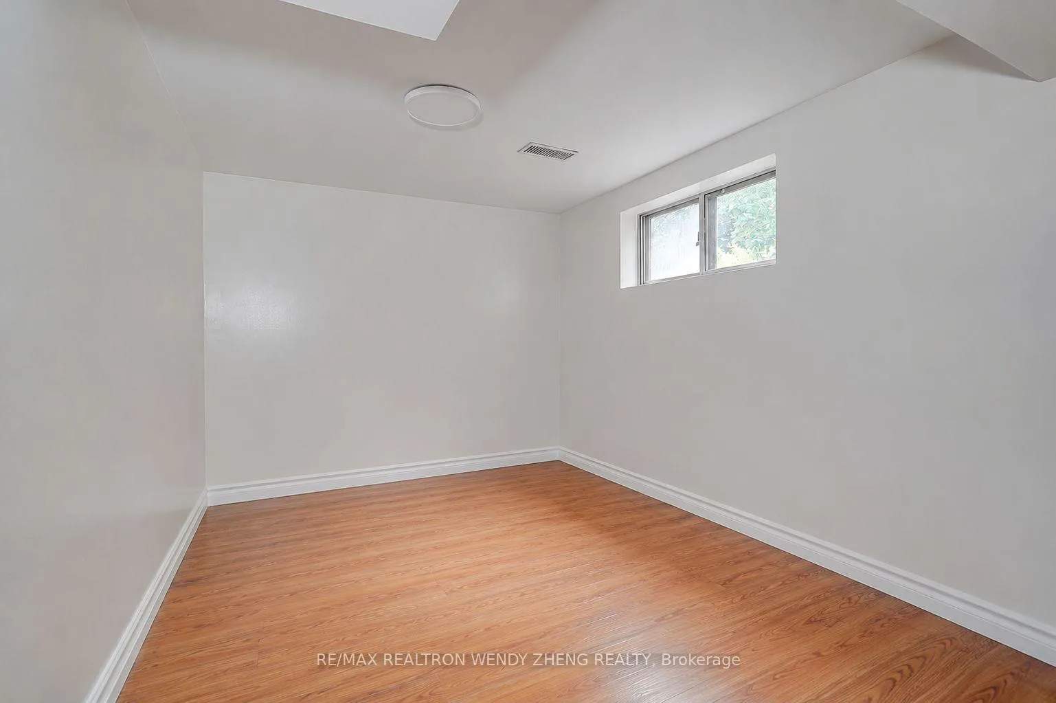 Photo 38 of 18 Courton Drive, Scarborough, Wexford-Maryvale — HOMEH