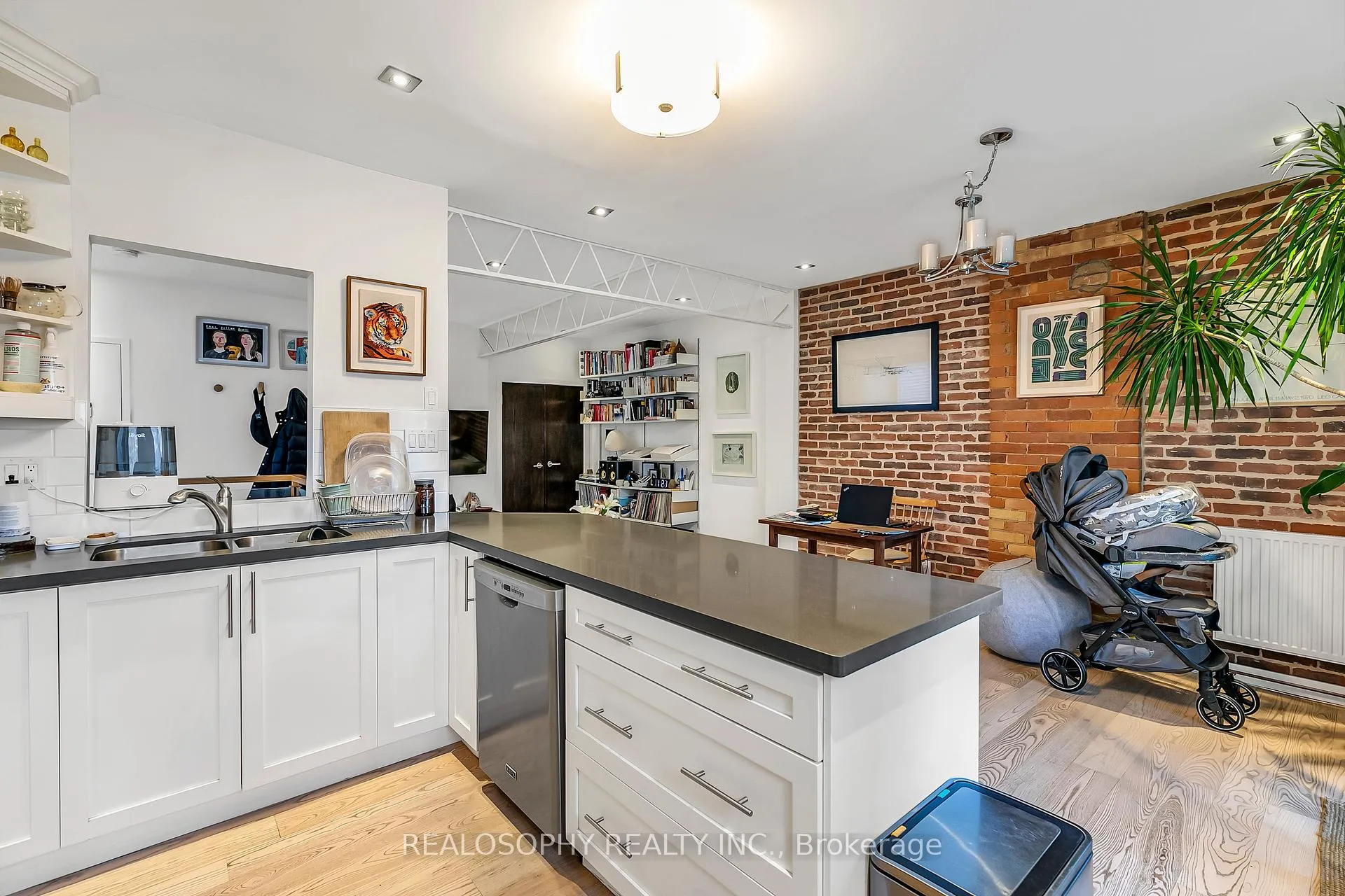 Photo 13 of 626 Huron Street, Toronto, The Annex — HOMEH