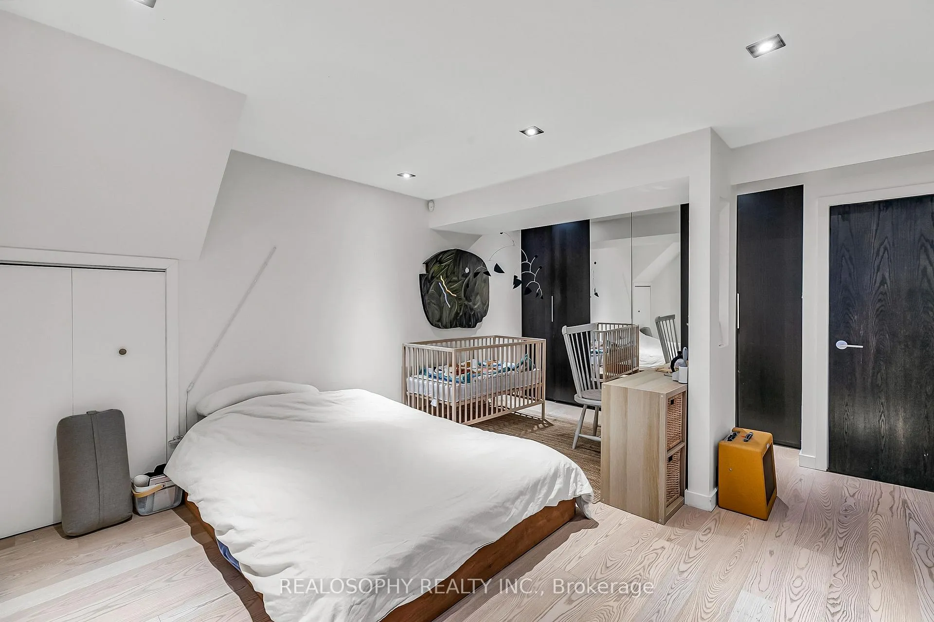 Photo 15 of 626 Huron Street, Toronto, The Annex — HOMEH