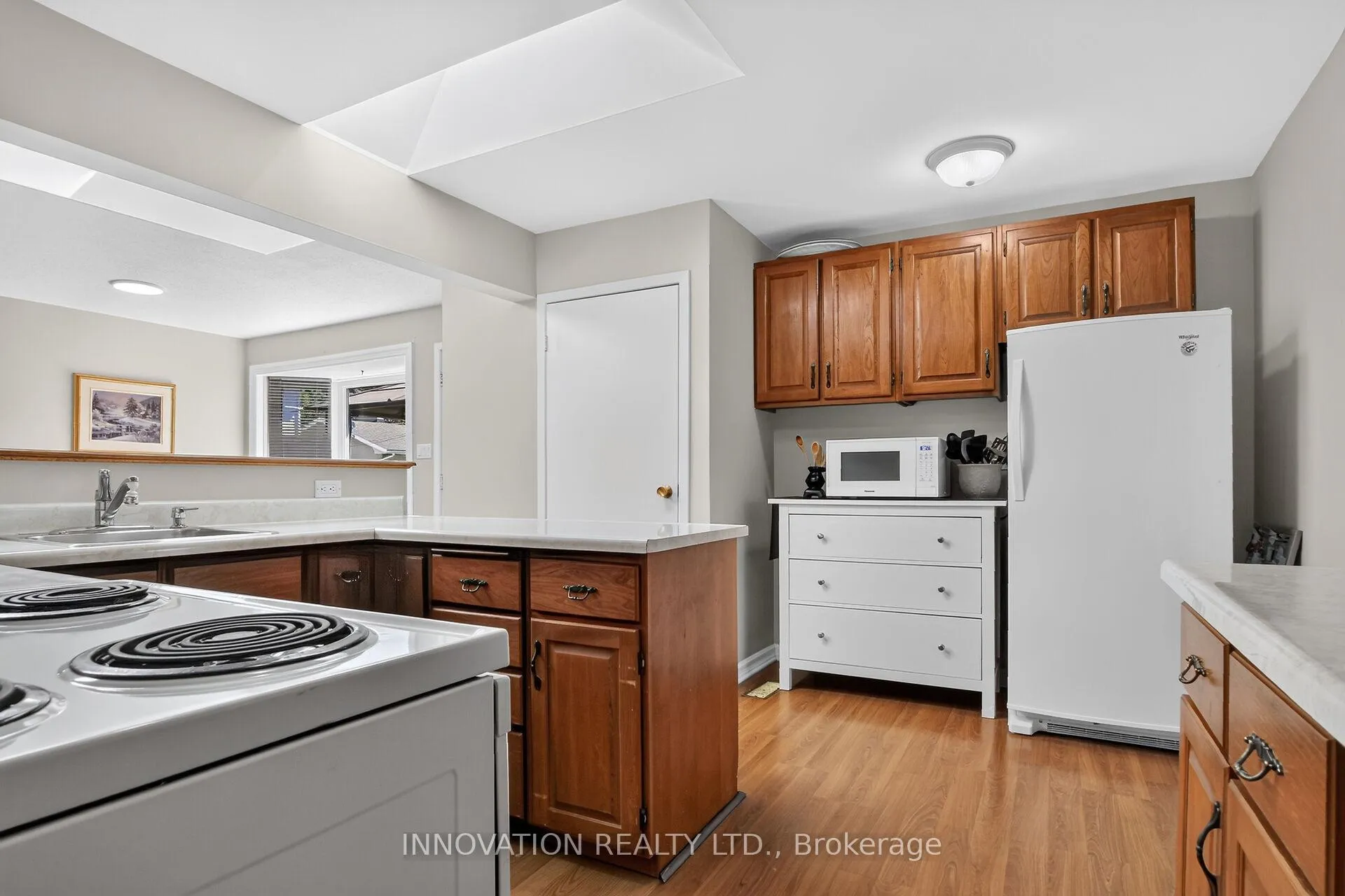 Photo 10 of 13 Dorland Crescent, Ottawa, Lynwood Village — HOMEH