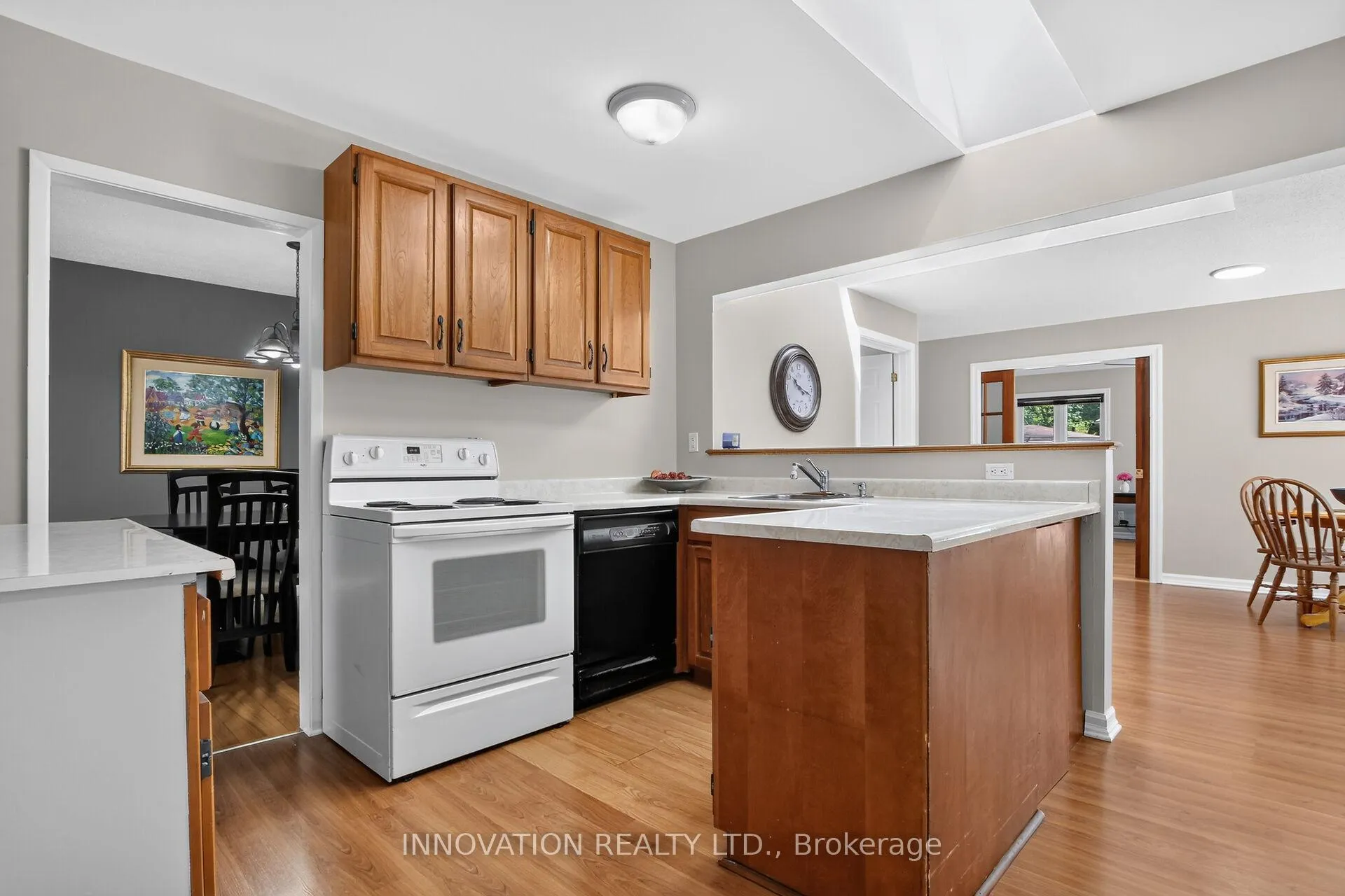 Photo 11 of 13 Dorland Crescent, Ottawa, Lynwood Village — HOMEH
