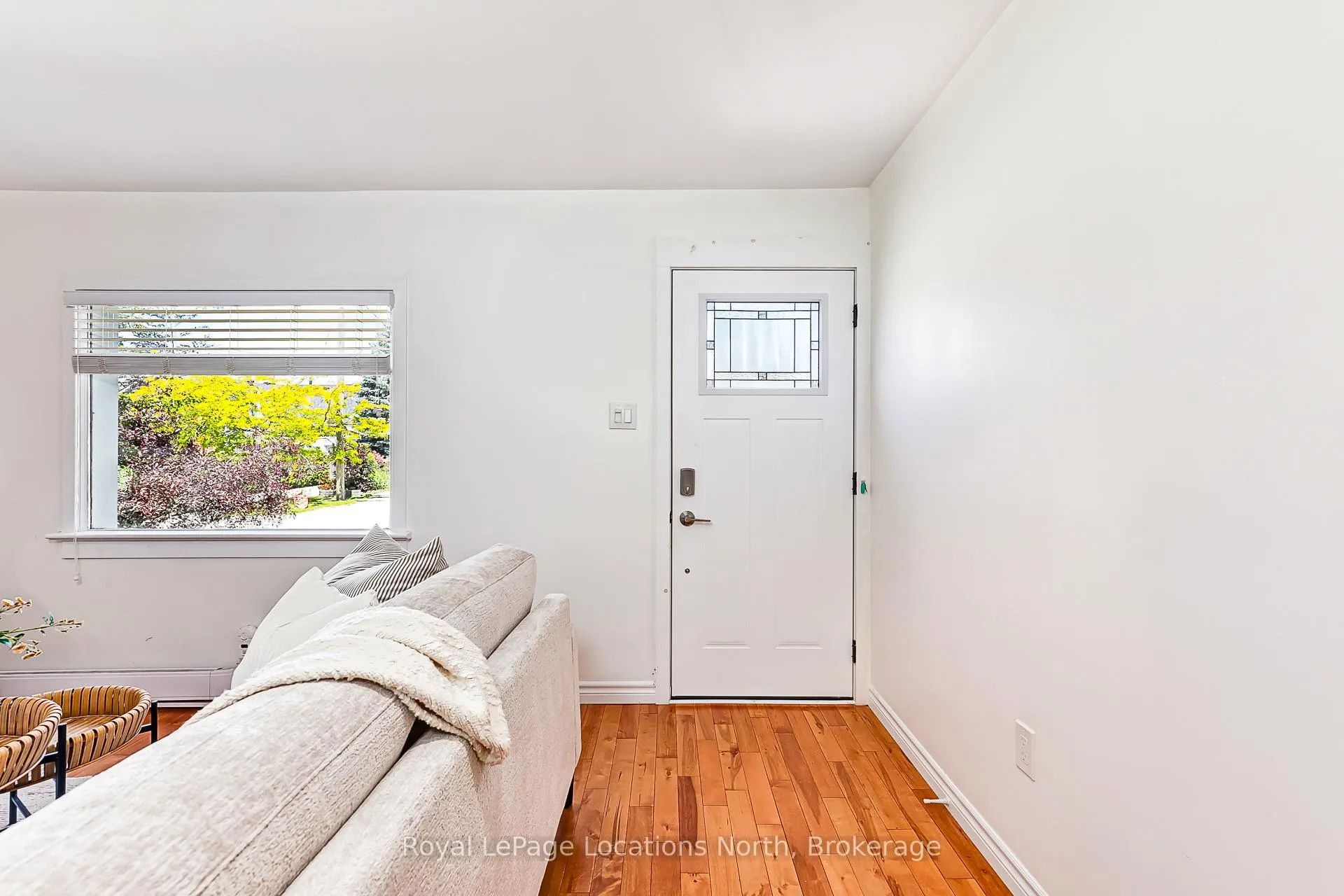 Photo 3 of 196 Simcoe Street, Collingwood — HOMEH
