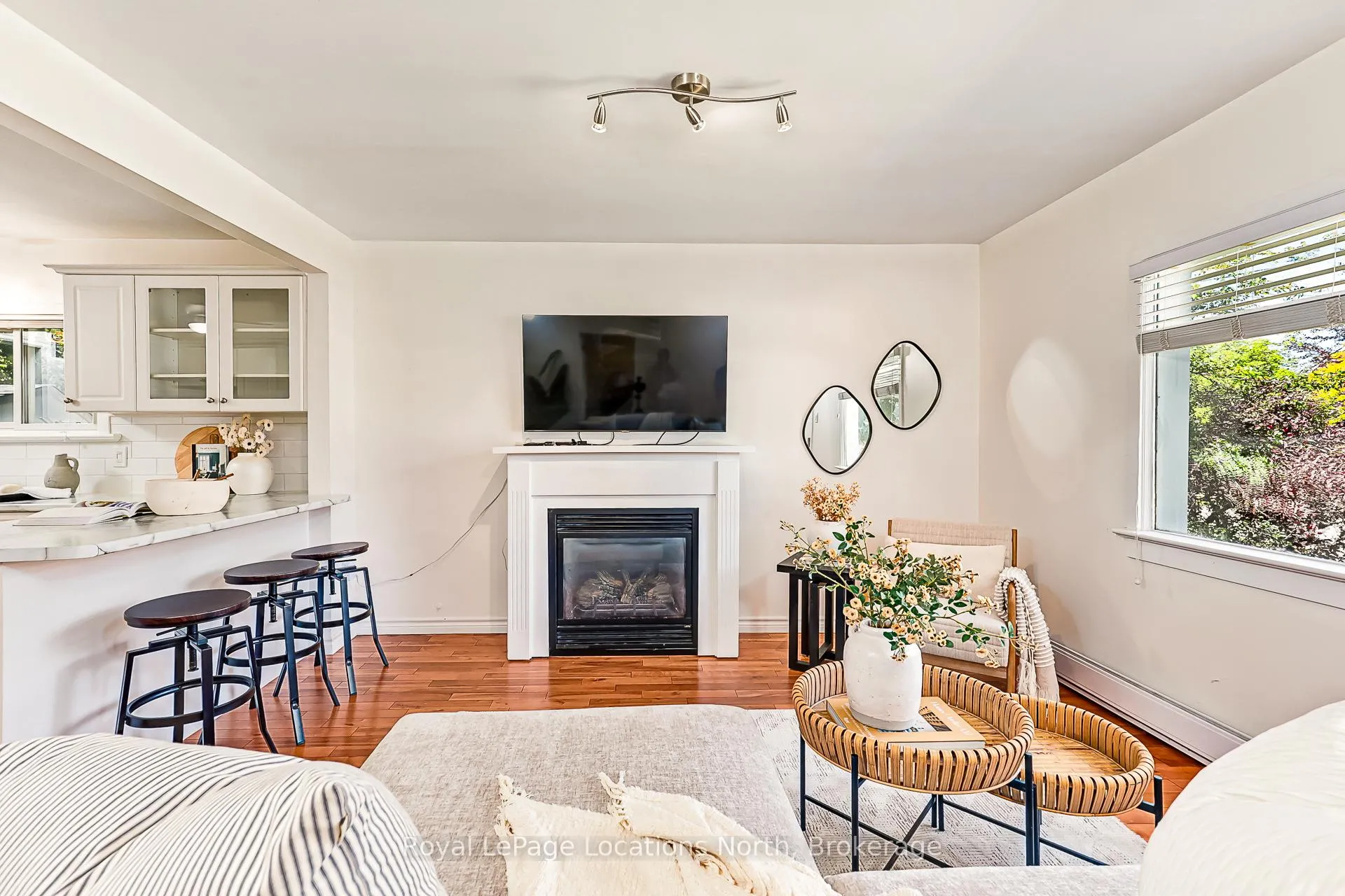 Photo 4 of 196 Simcoe Street, Collingwood — HOMEH