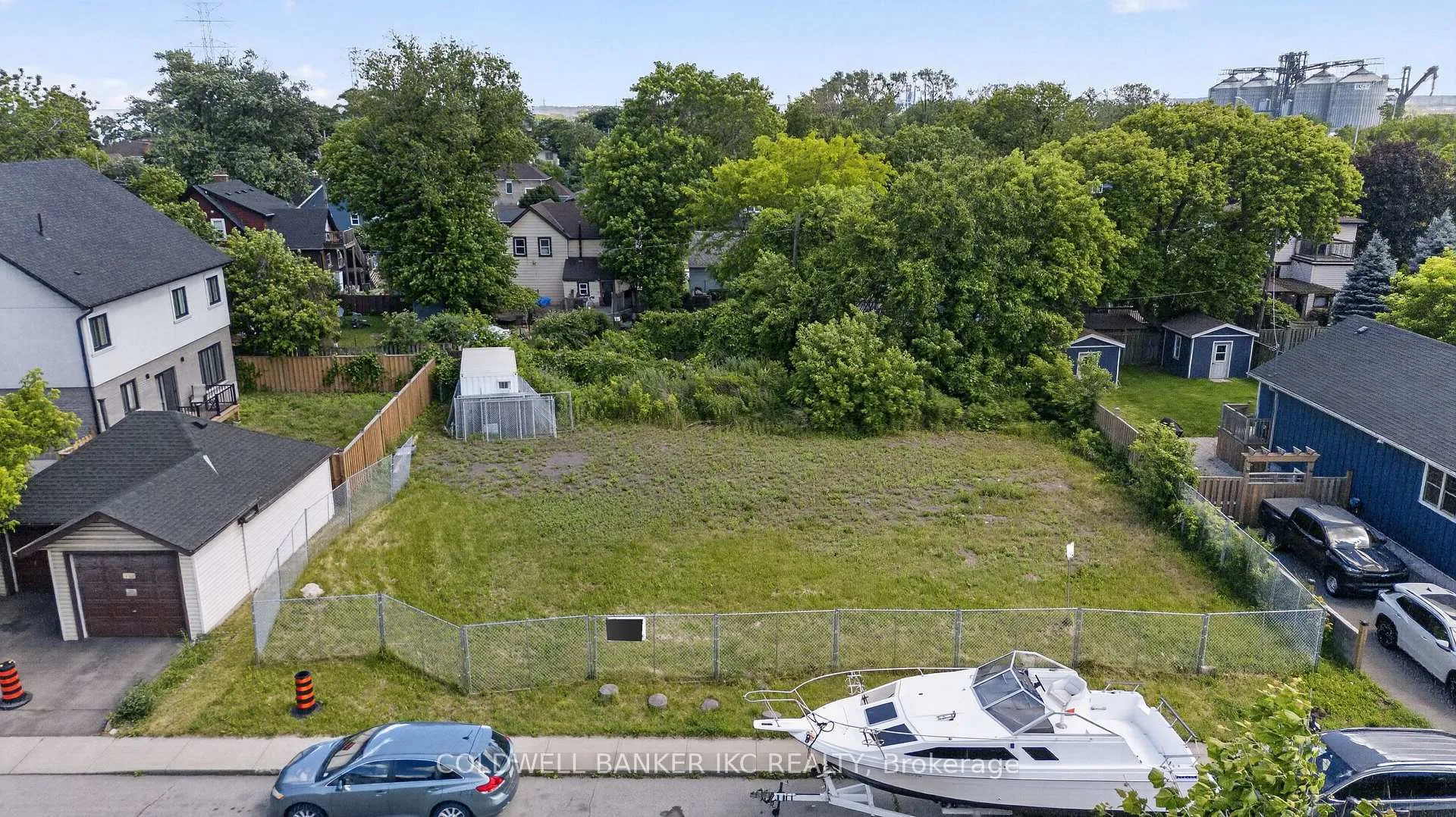 Photo 2 of 2.5 Rembe Avenue, Hamilton, Hamilton Beach — HOMEH