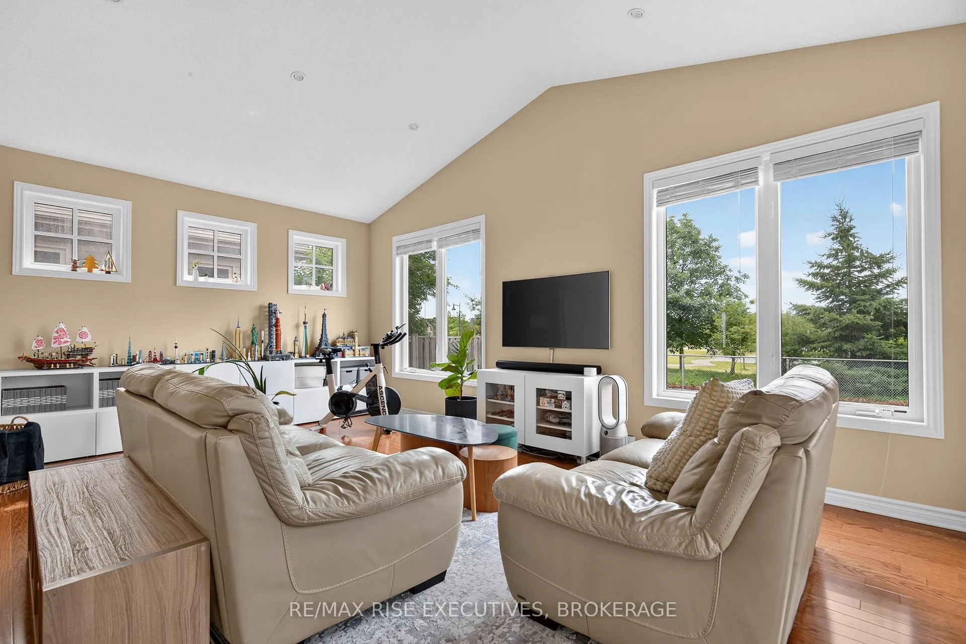 Photo 13 of 909 Edward Riley Drive, Kingston, City Northwest — HOMEH