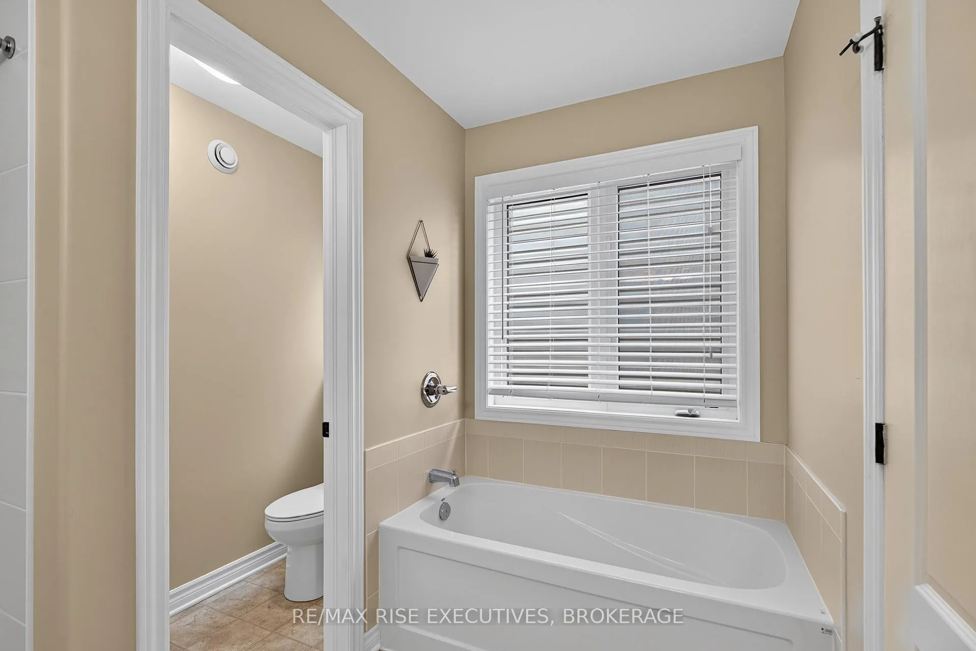Photo 21 of 909 Edward Riley Drive, Kingston, City Northwest — HOMEH