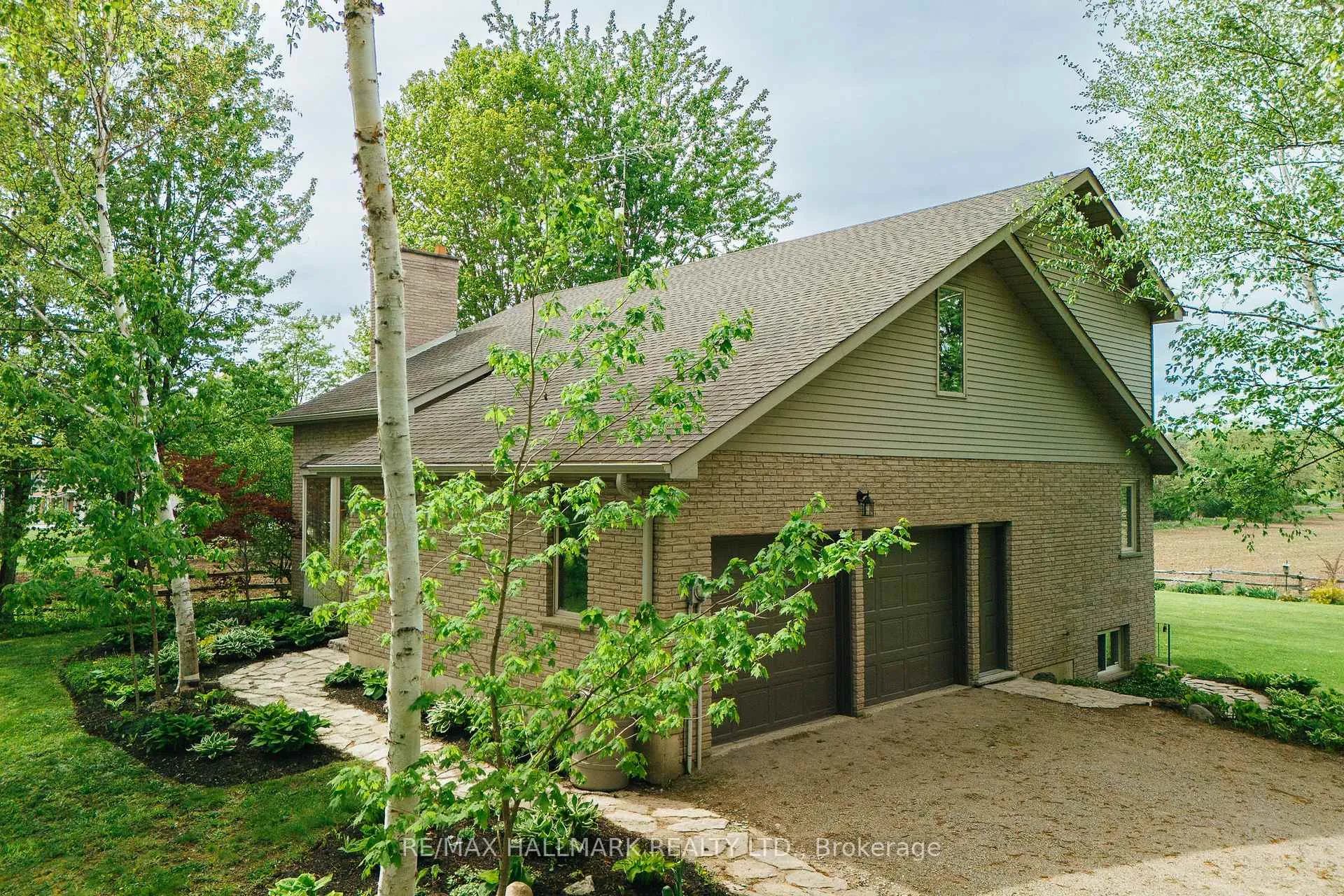 Photo 1 of 1998 Morrison Road, North Dumfries — HOMEH