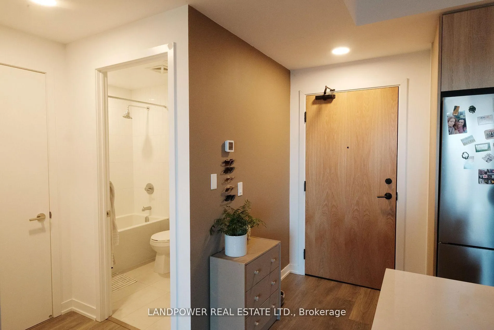 Photo 2 of Unit 313, 7950 Bathurst Street, Vaughan, Beverley Glen — HOMEH