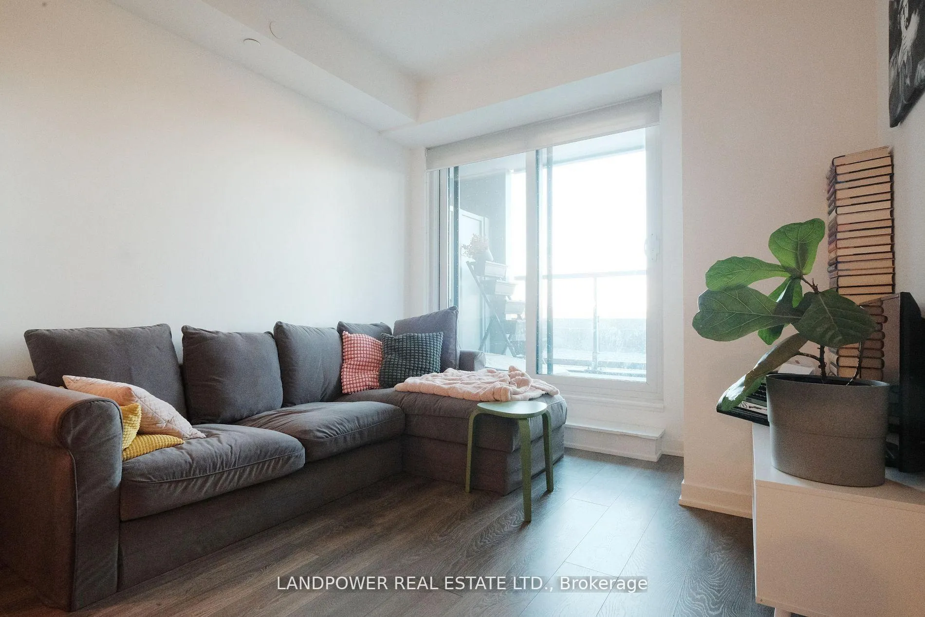 Photo 8 of Unit 313, 7950 Bathurst Street, Vaughan, Beverley Glen — HOMEH