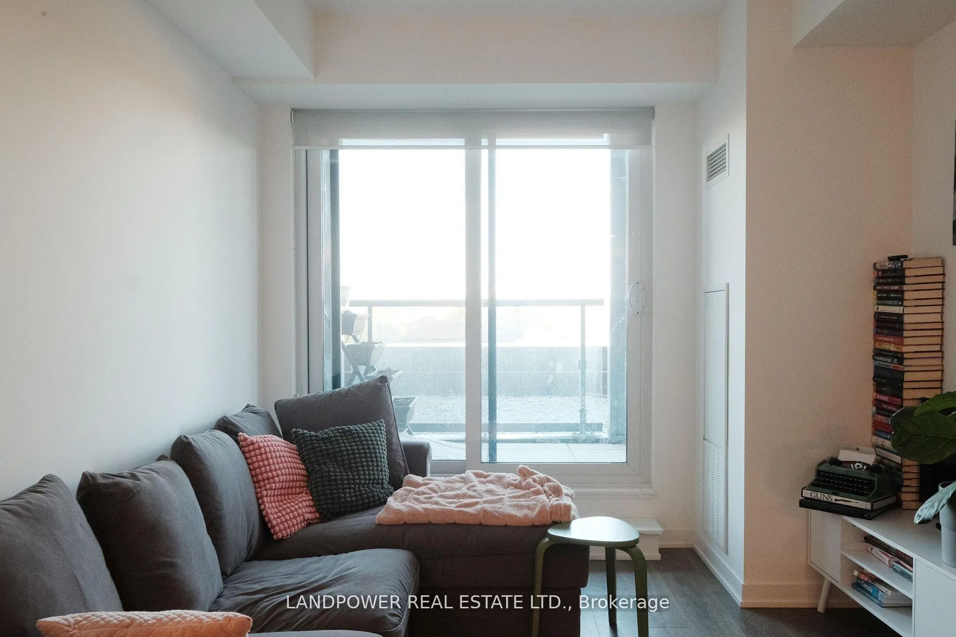 Photo 9 of Unit 313, 7950 Bathurst Street, Vaughan, Beverley Glen — HOMEH